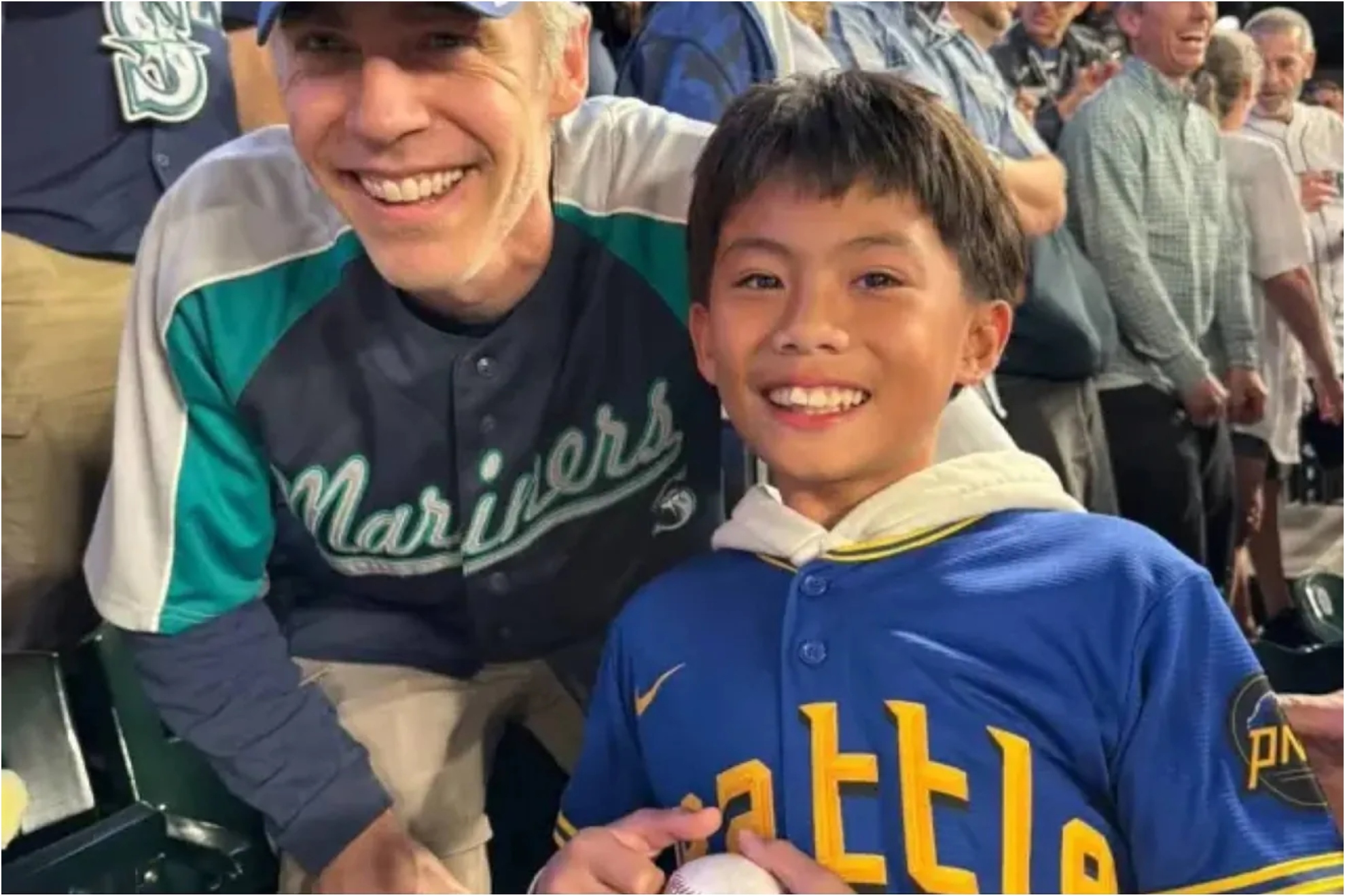 Mariners fan gives boy Cal Raleigh's 60th home run ball as a gift.