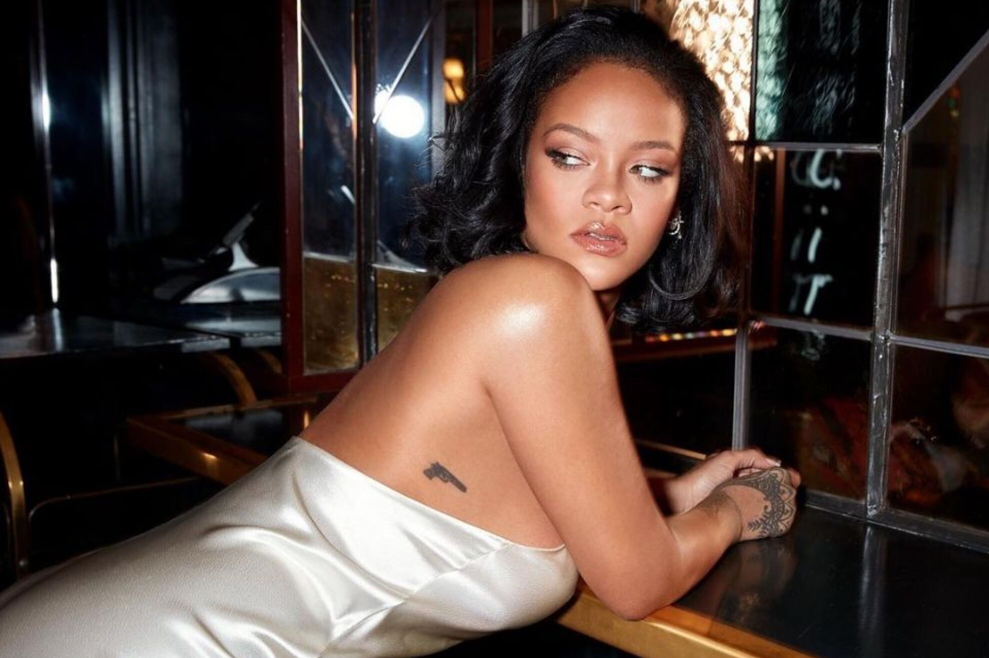Rihanna flaunts underboob in pink lingerie for latest Savage X Fenty  campaign | MARCA
