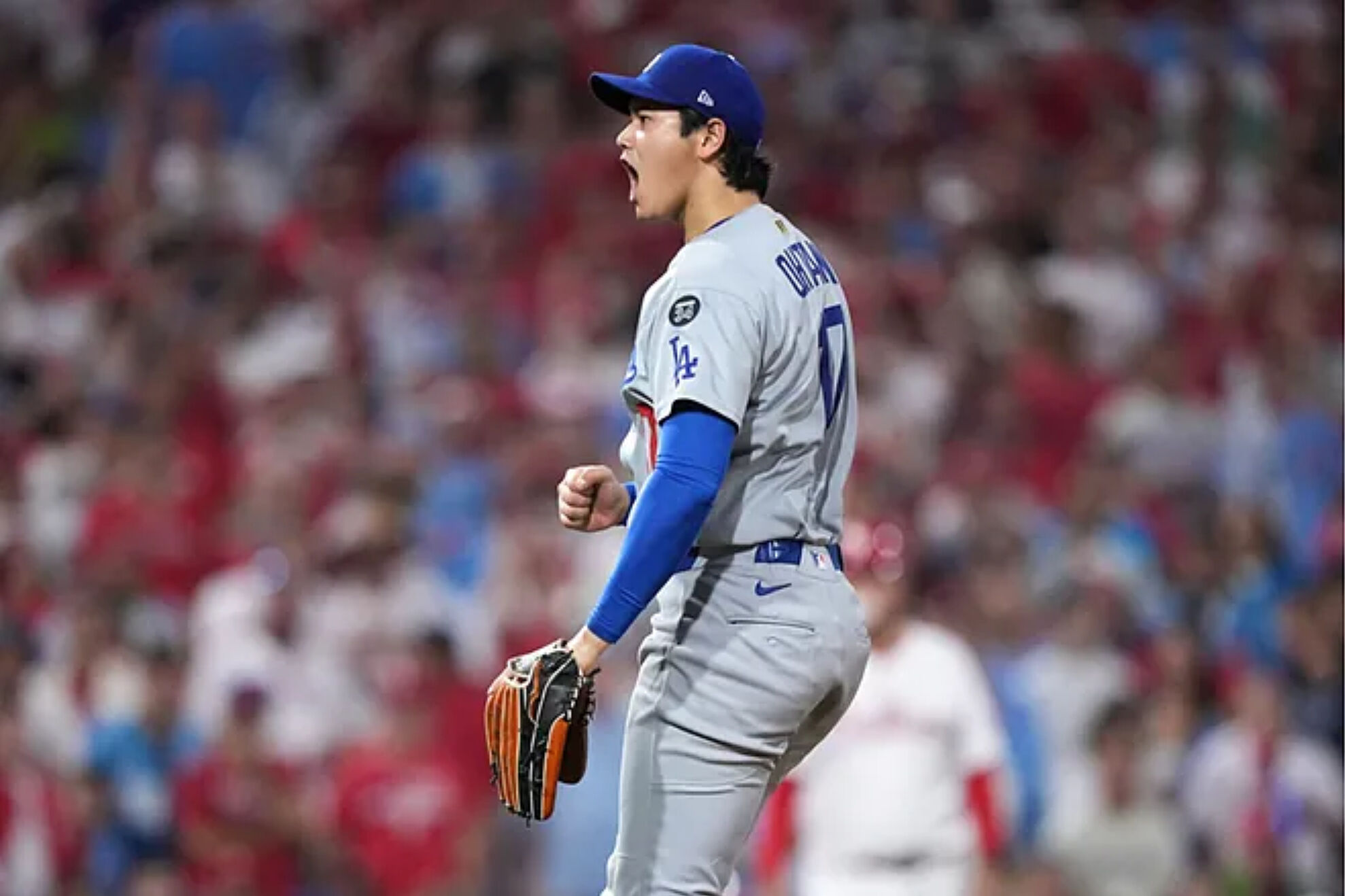 Ohtani silences the Phillies in the playoffs.