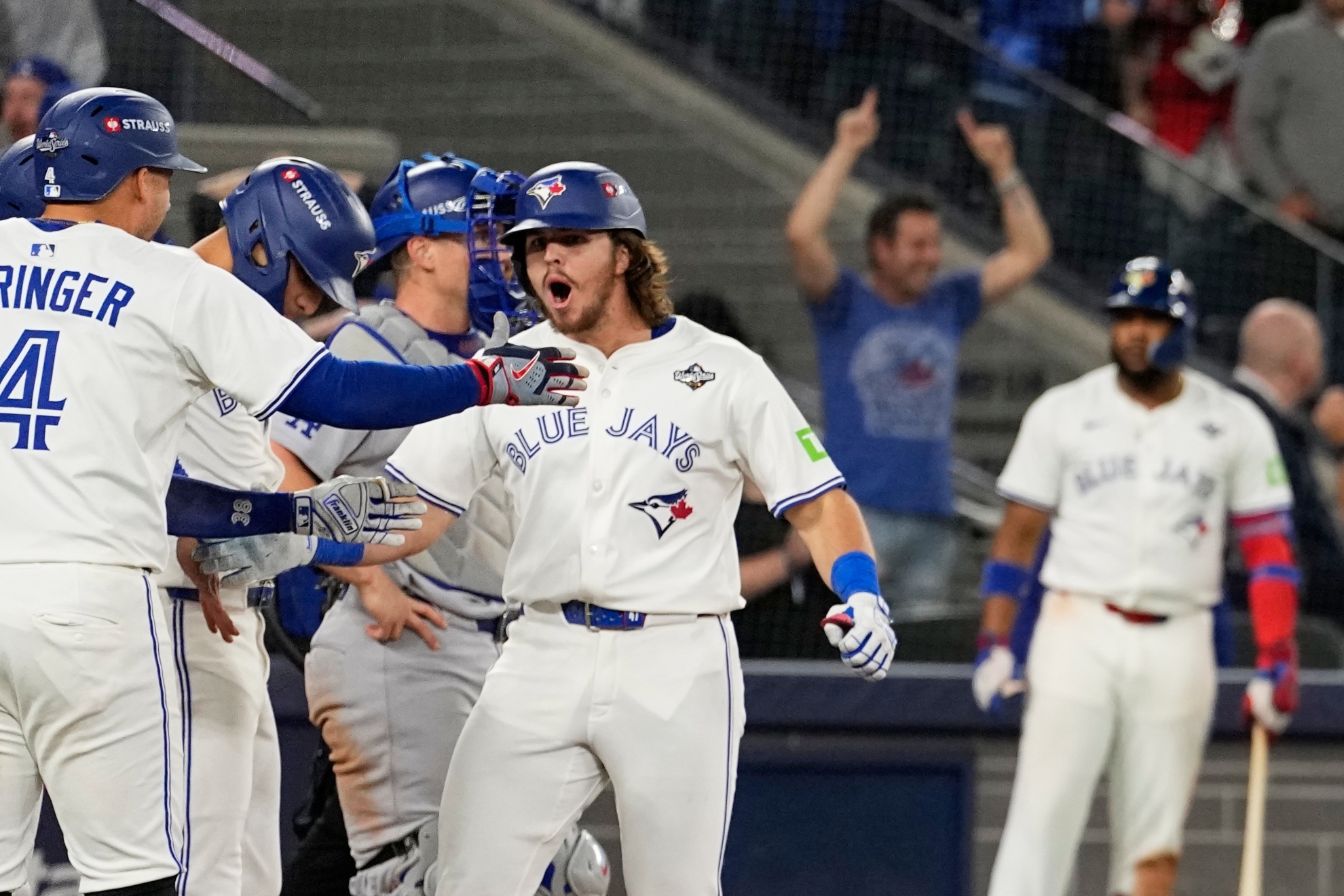 Blue Jays destroy Dodgers in Game 1 blowout
