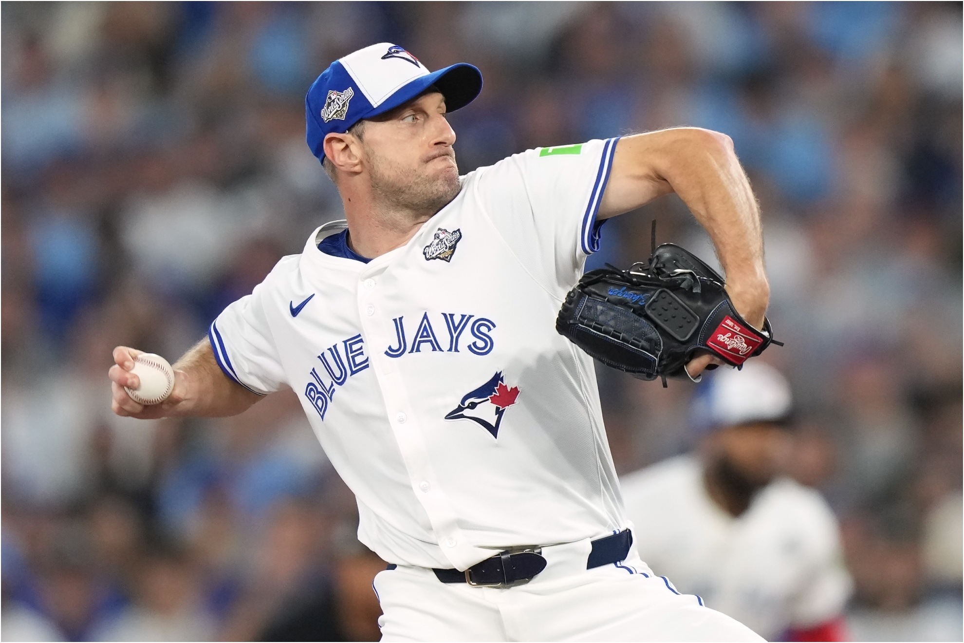 Blue Jays pitcher Max Scherzer (31) delivers a pitch against the Los Angeles Dodgers.