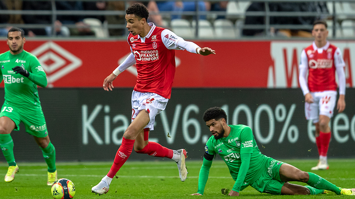 Hugo Ekitike in action for Reims.