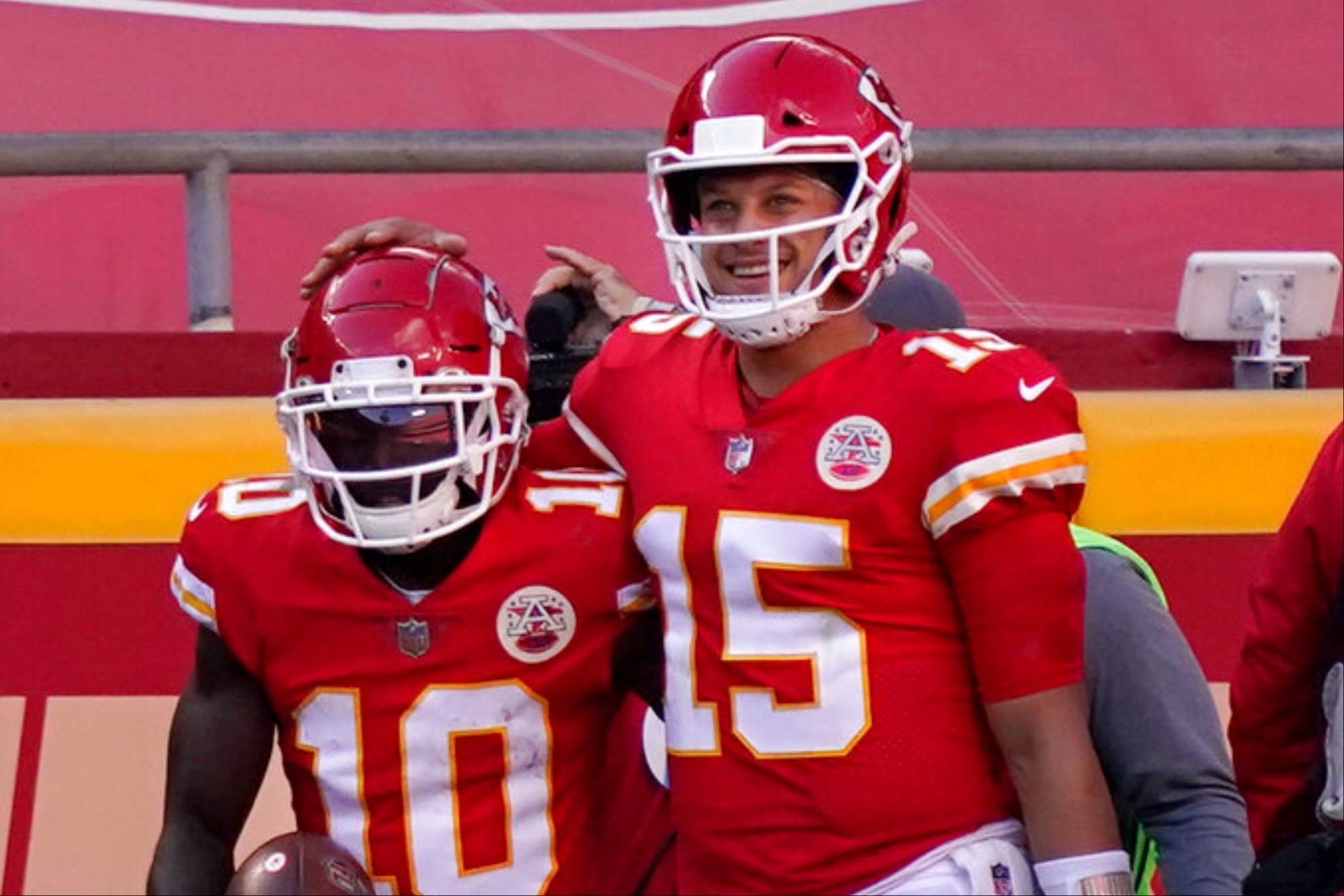 Tyreek Hill (L) and Patrick Mahomes (R) LAPRESSE