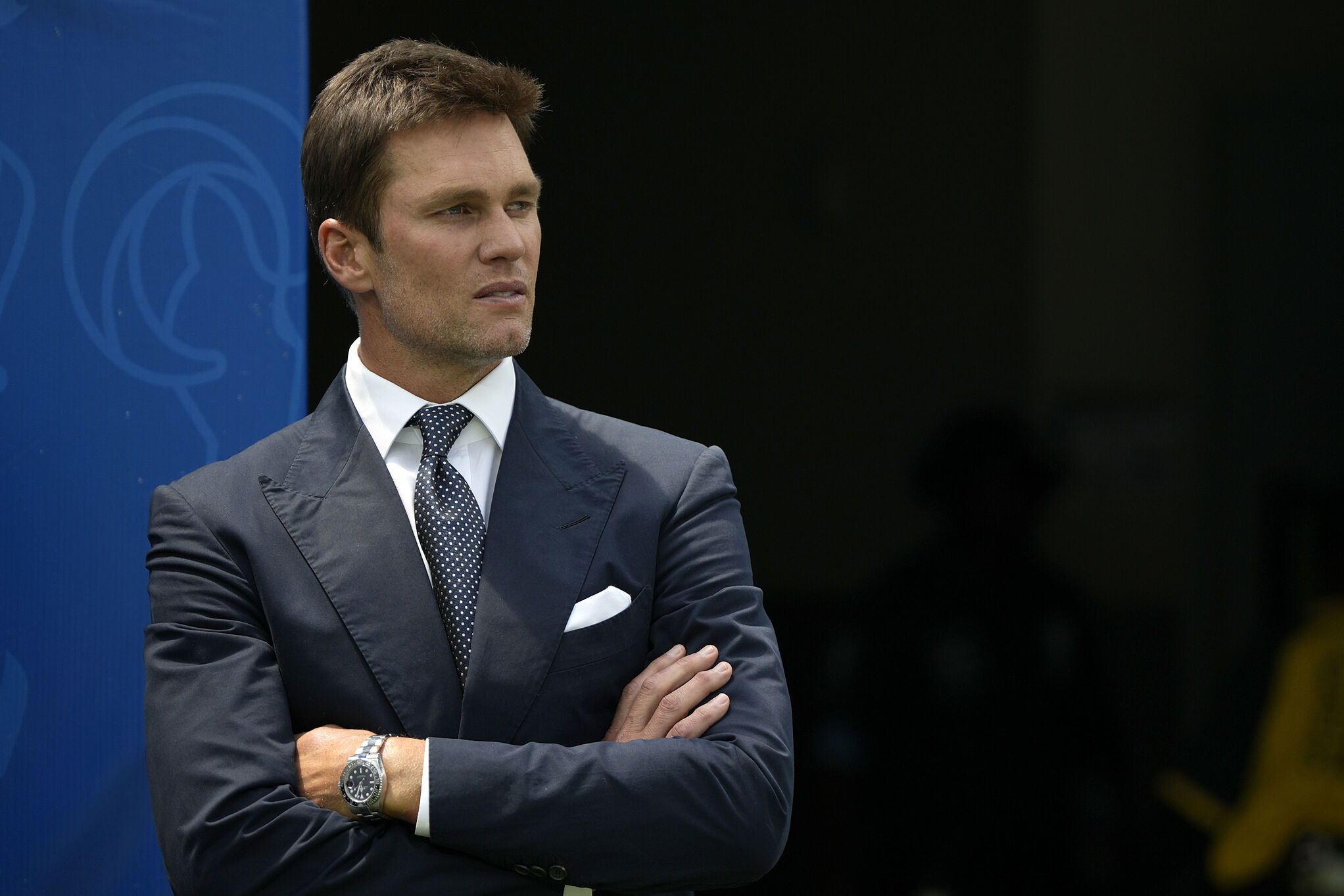 Brady's ability to read defenses and anticipate plays is legendary. He could often see the unfolding play before it happened, allowing him to make quick, accurate throws.