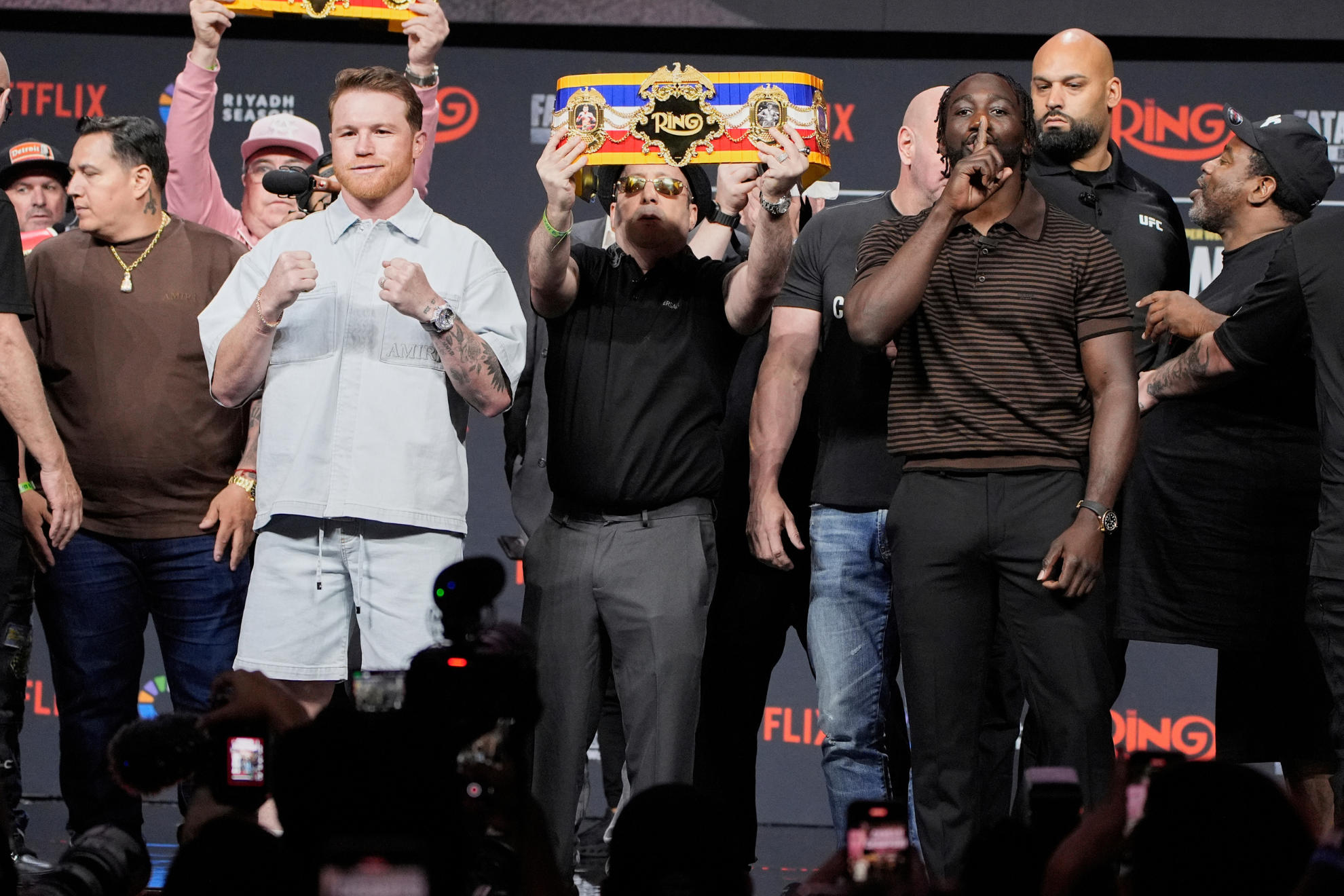 Canelo Alvarez and Terence Crawford pose for the crowd at their final press conference before fight week.
