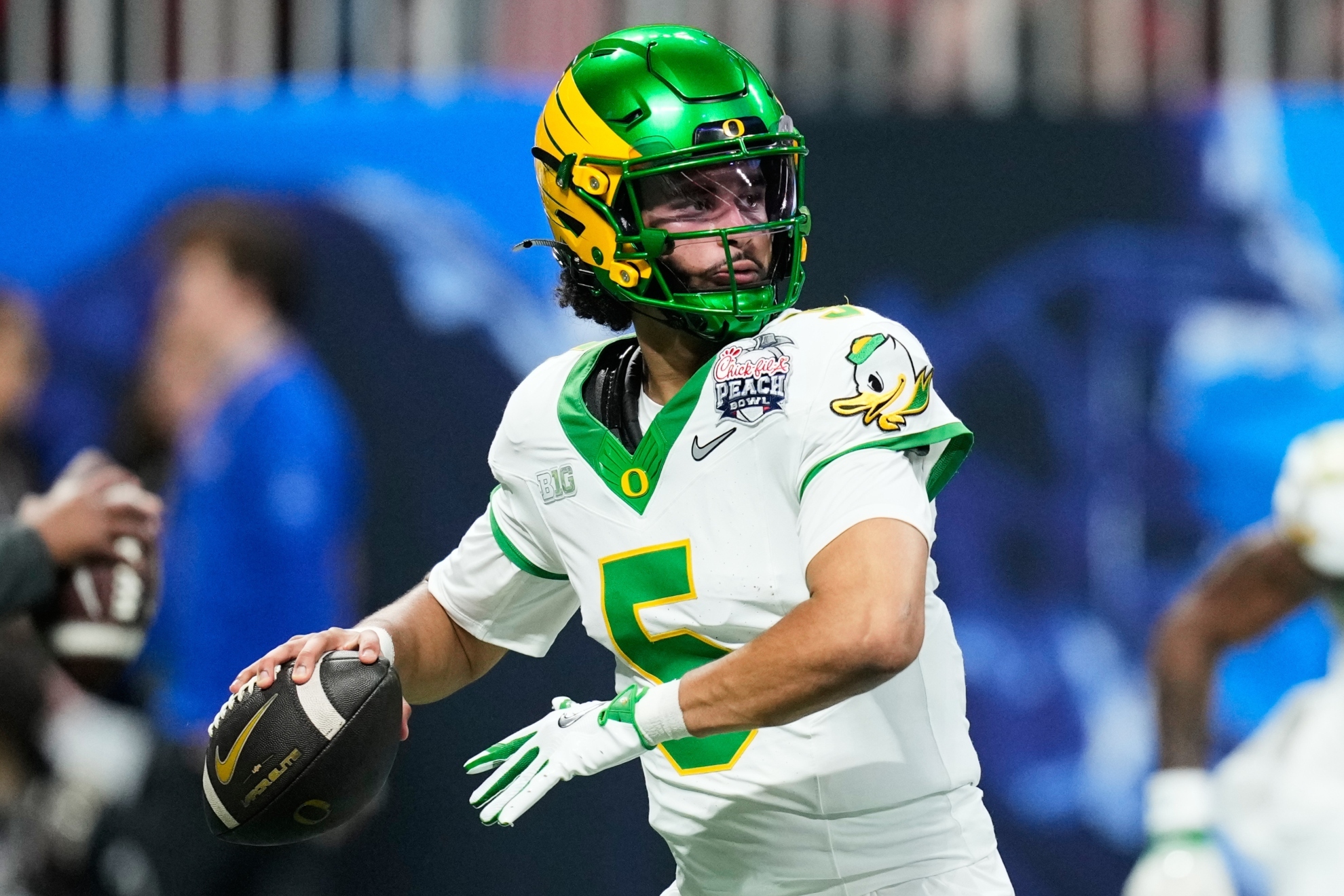 Oregon's quarterback plan is clear and Dante Moore is on board