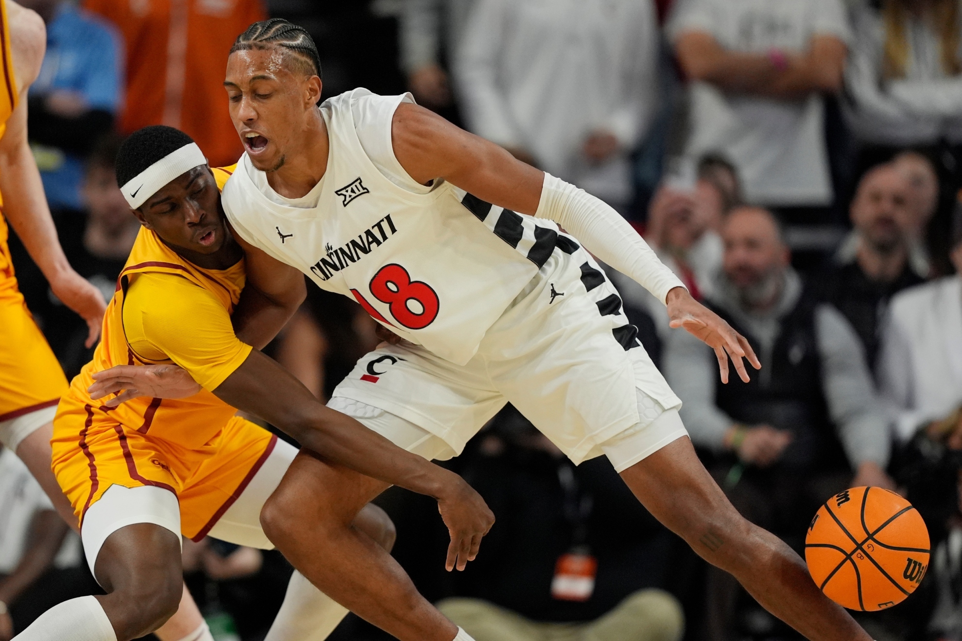 Spanish player Baba Miller makes an impact in the NCAA: he is the big ...