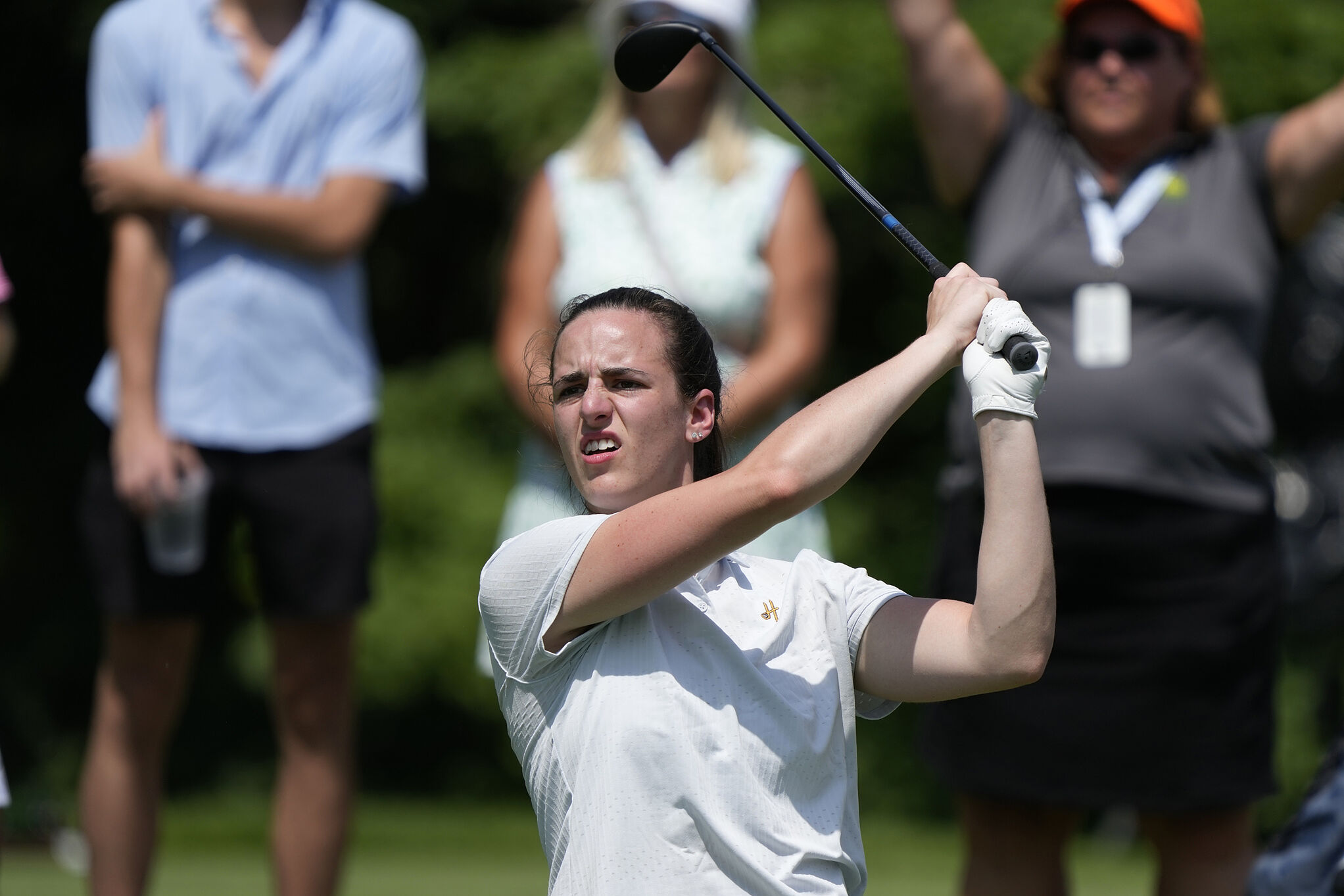 The Indiana Fever's Caitlin Clark plays golf LAPRESSE