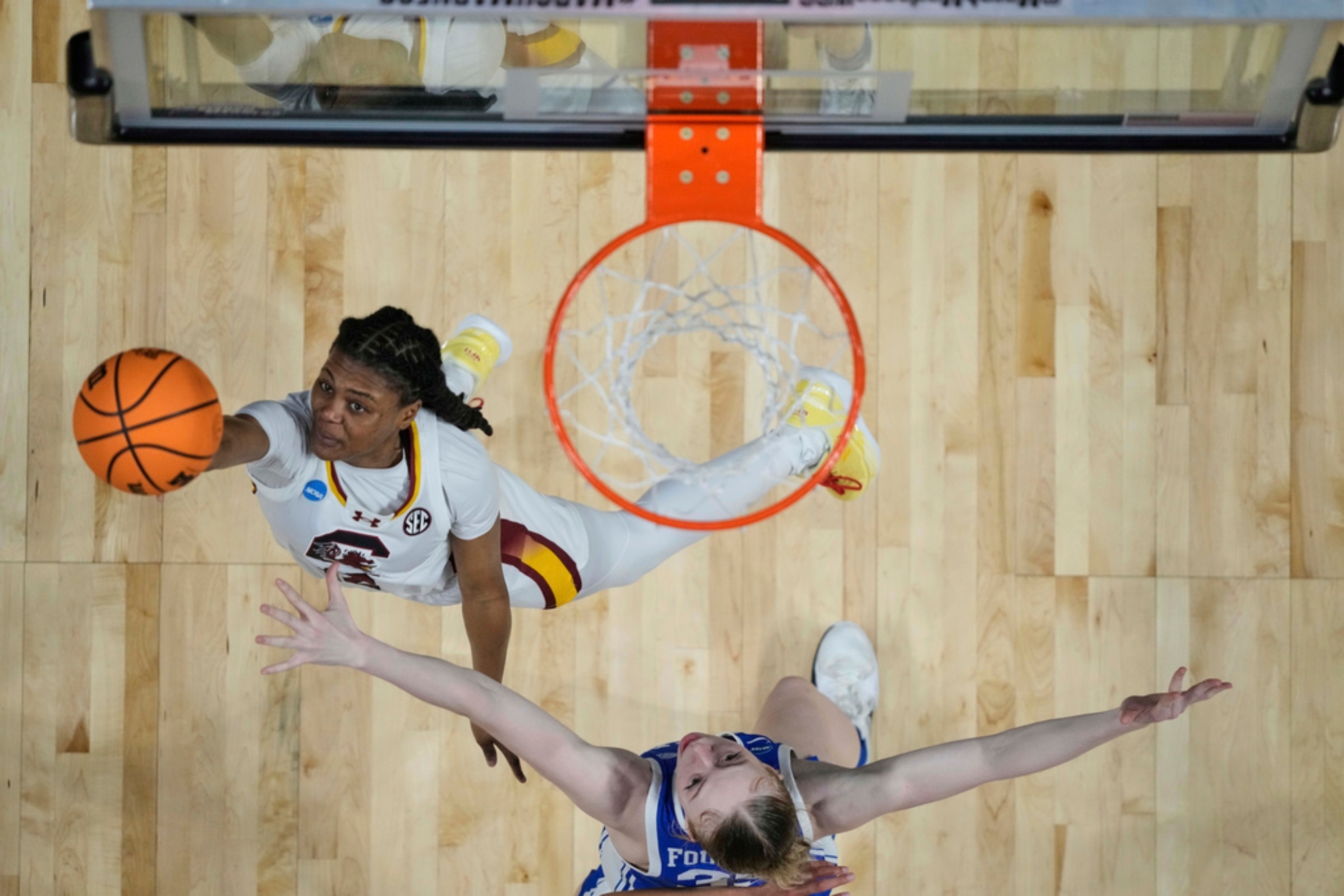 MiLaysia Fulwiley goes to the basket against Duke forward Toby Fournier.