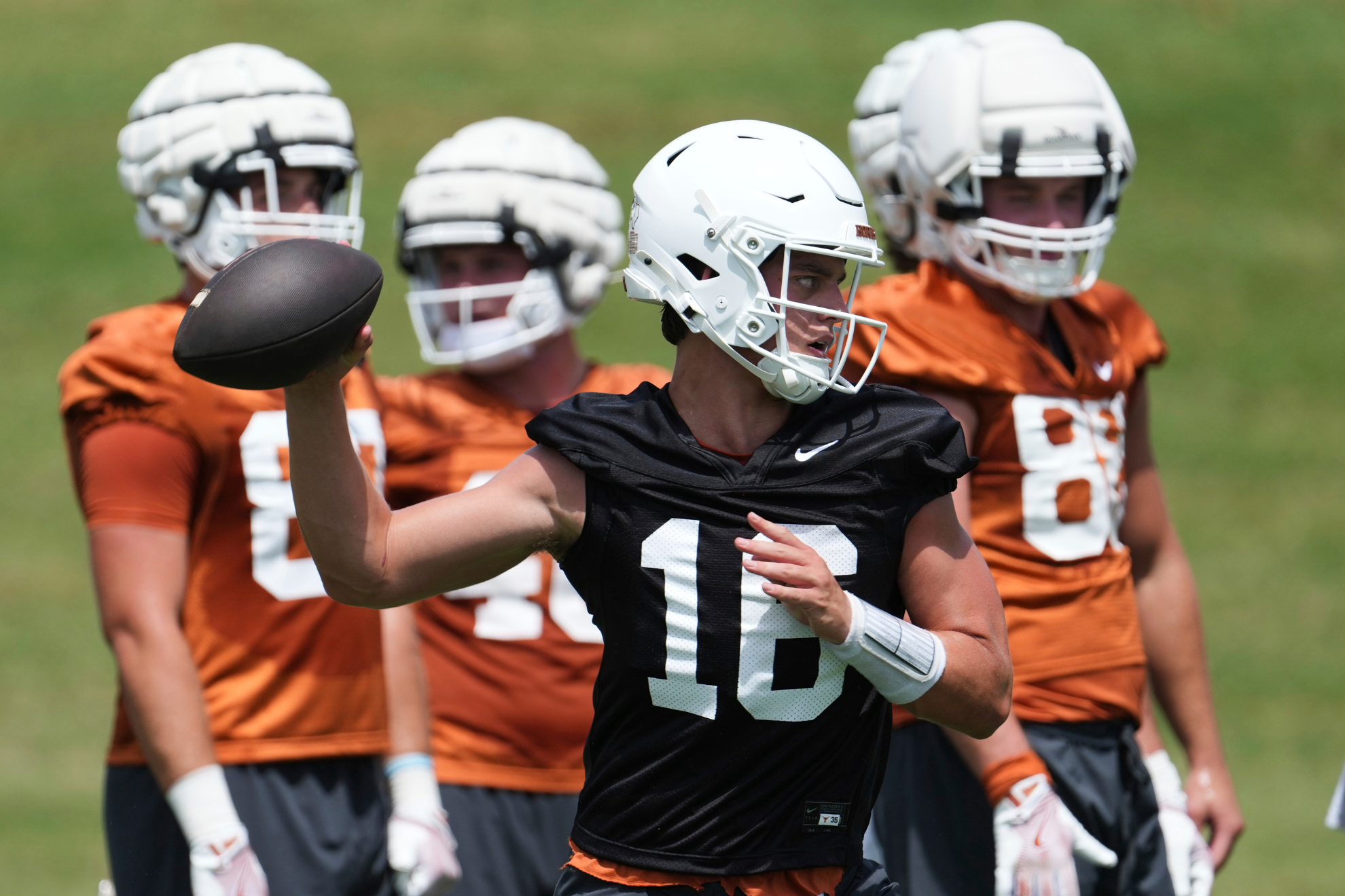 Arch Manning throws a pass during a Texas Longhorns pre-season practice.