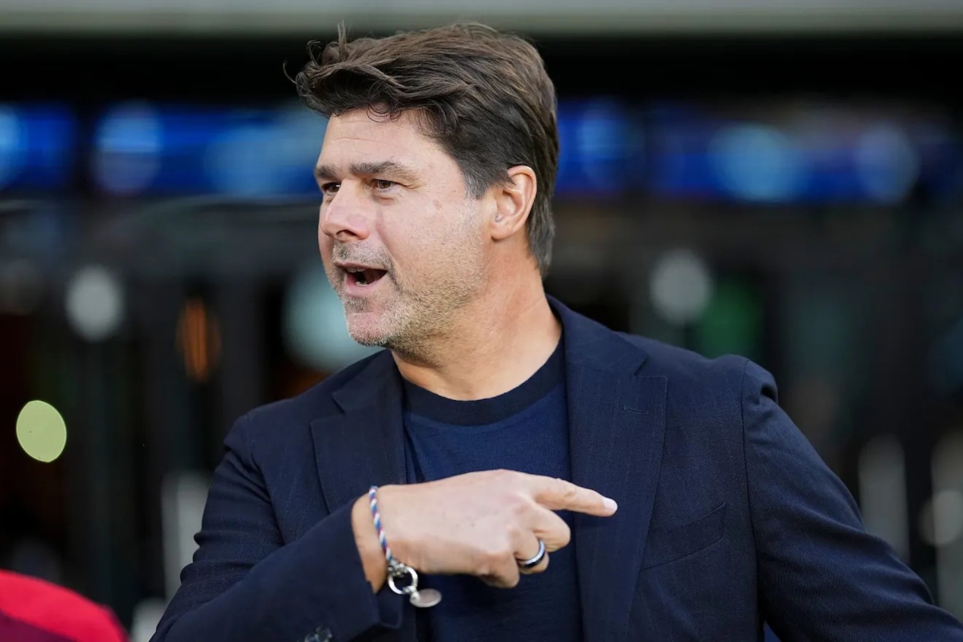 Mauricio Pochettino responds to questions about his squad selection.