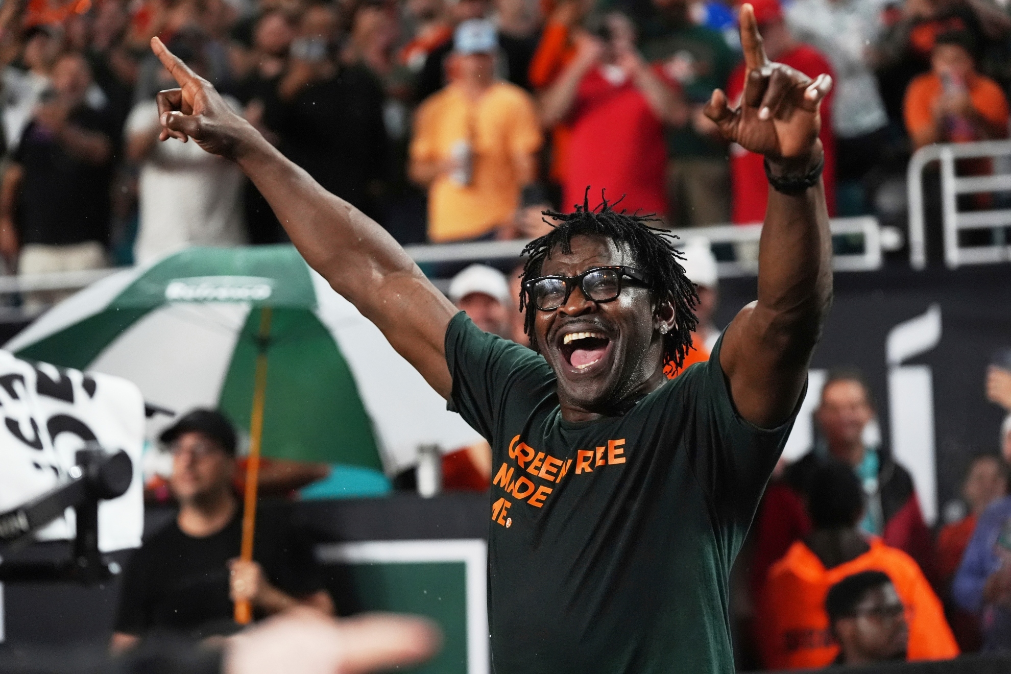 Michael Irvin's return ignites viral post-game moment with Syracuse head coach