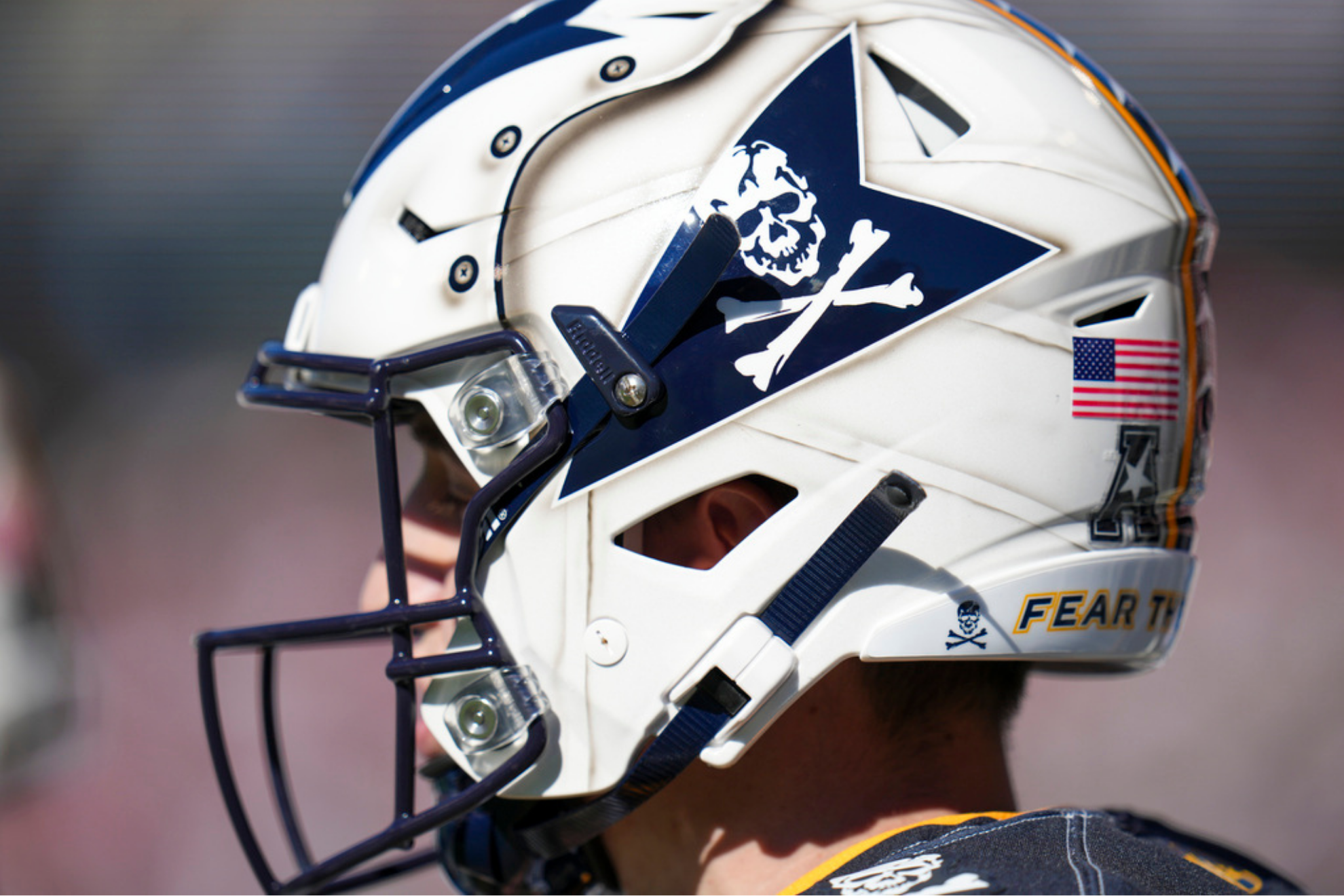 The small but striking detail the Navy will showcase on its helmets before  the big showdown against the Army | MARCA