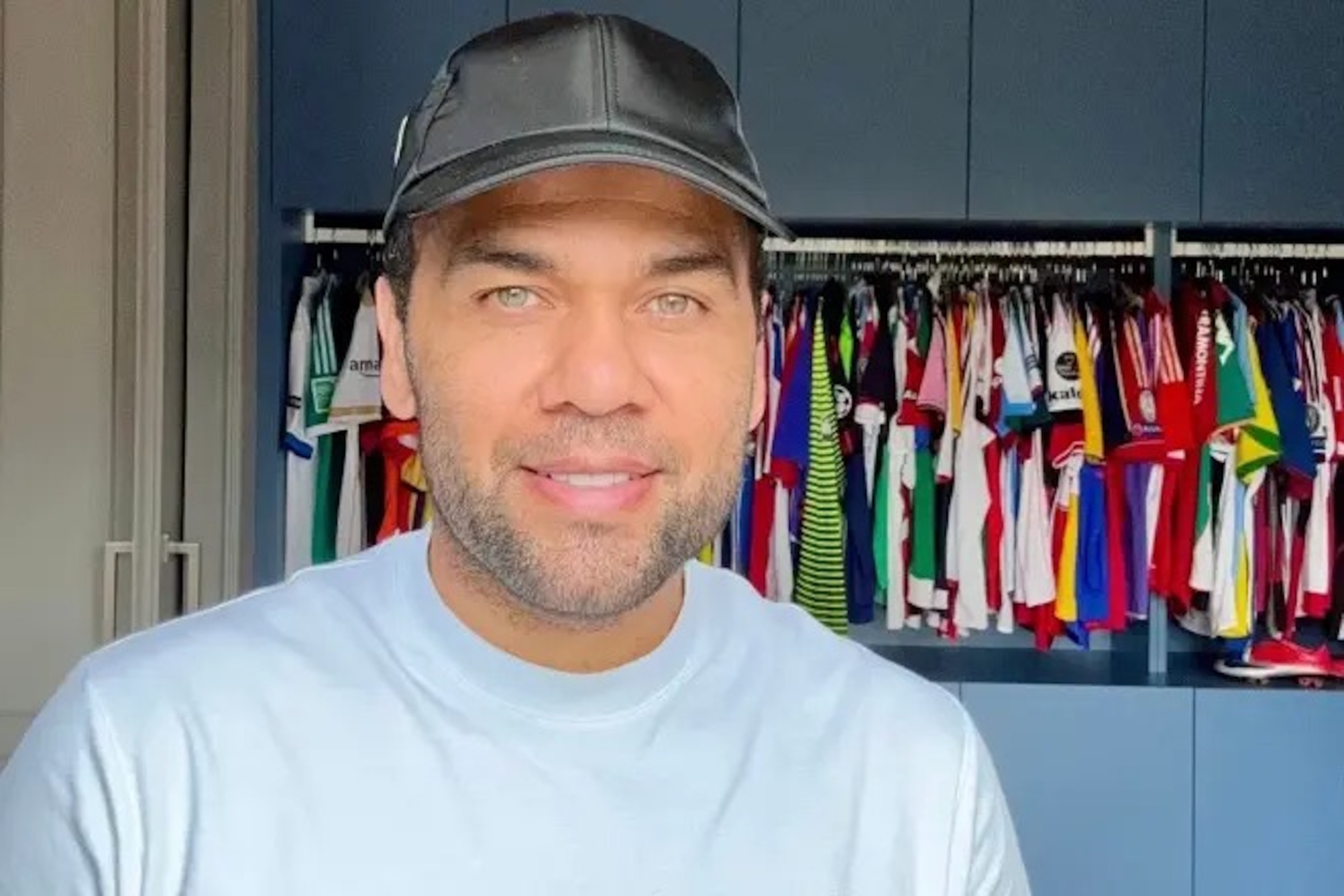 Dani Alves buys a club in Portugal and 'signs' himself to play for