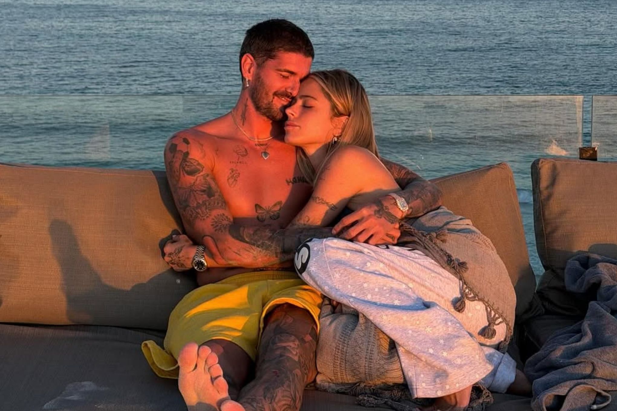 Rodrigo De Paul and Tini Stoessel leave