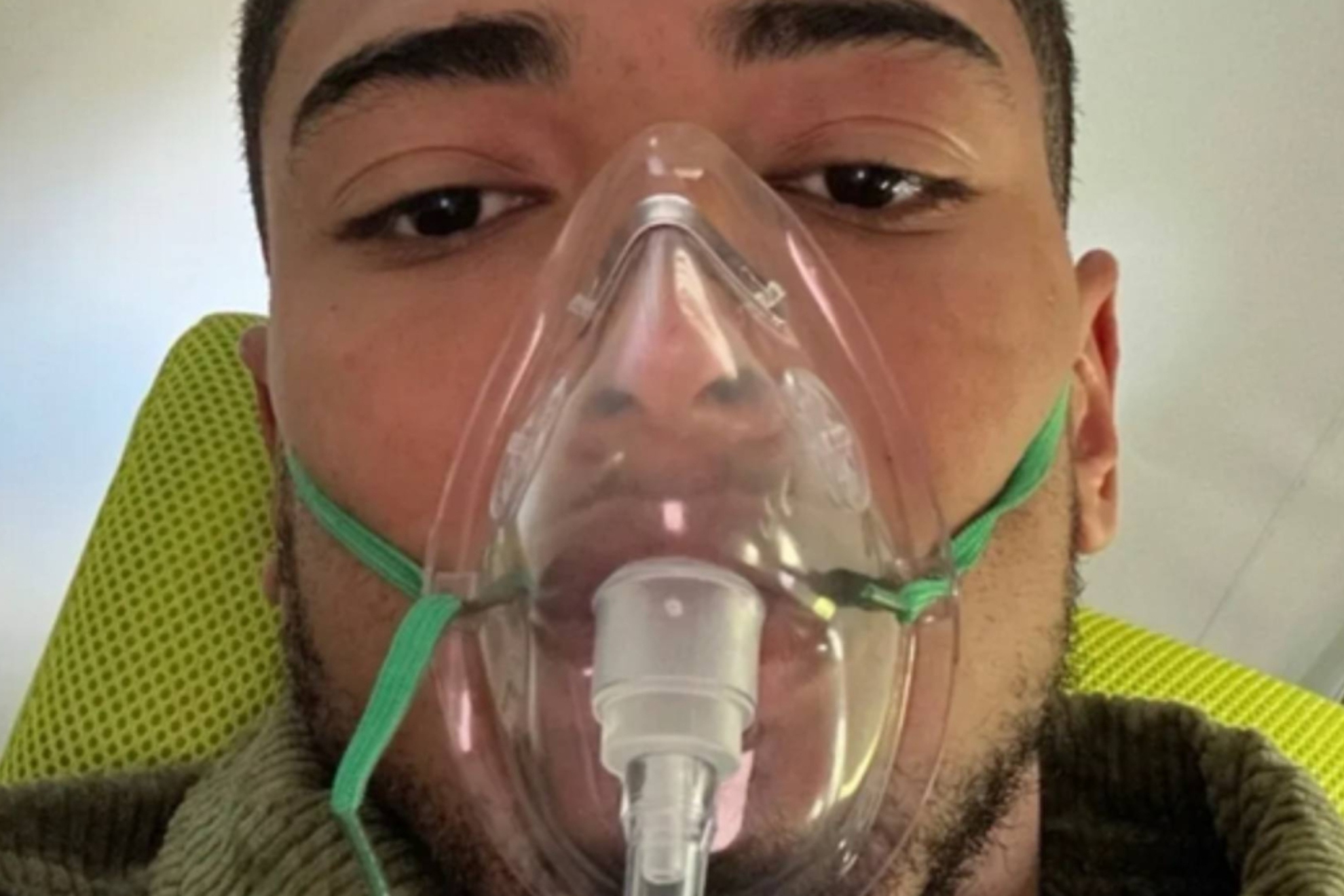 Jude Bellingham worries posing with an oxygen mask after his injury | MARCA