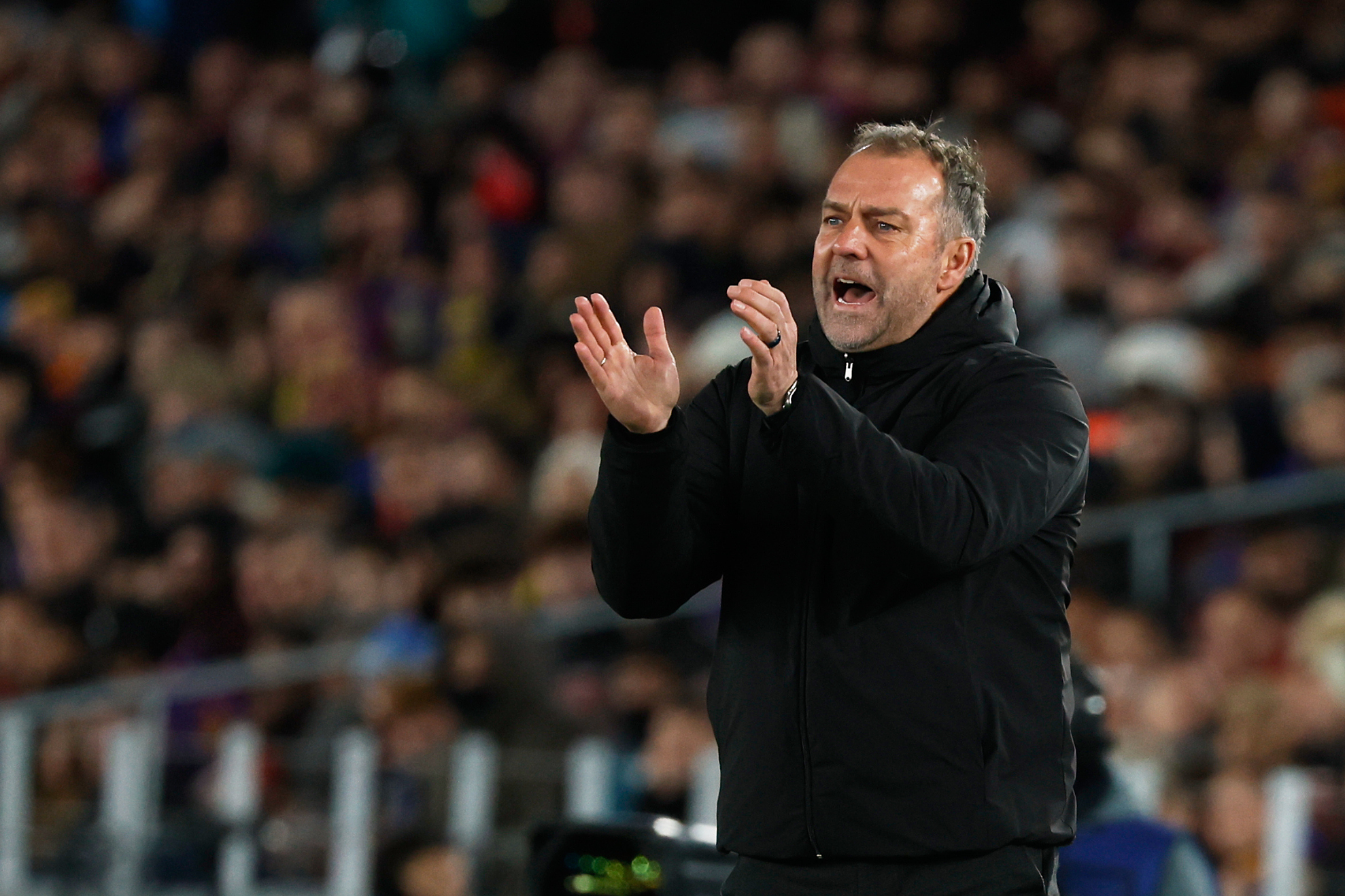 Hansi Flick "needs everyone, not just Lamine" to face Atletico Madrid and asked the fans for help