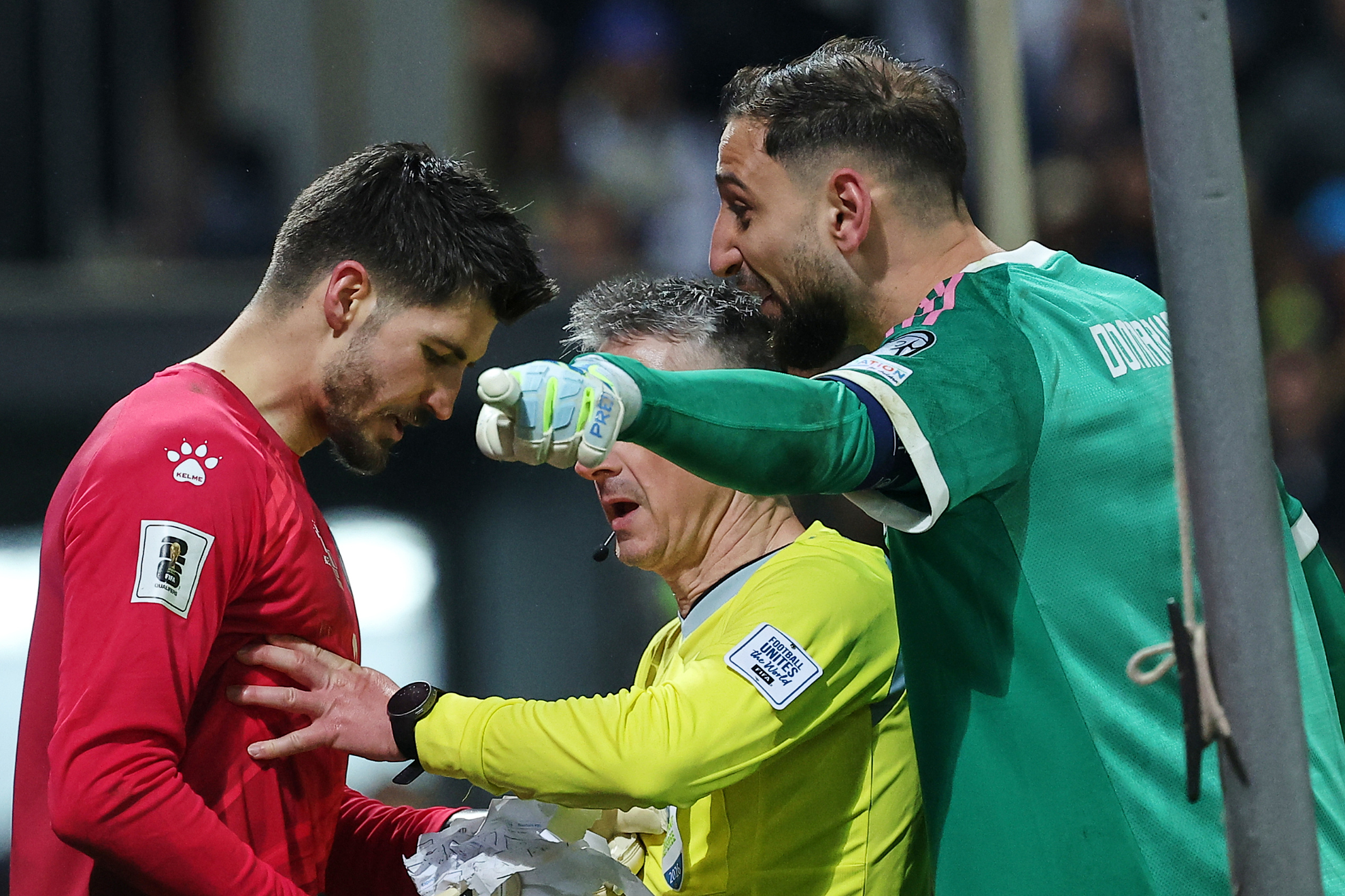 Donnarumma in the eye of the storm after his reaction to another Italy ...
