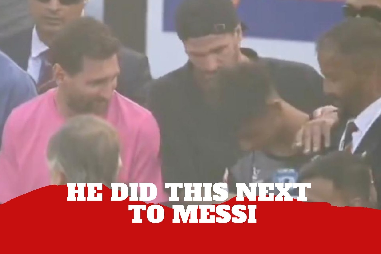 Rodrigo De Paul did this next to Lionel Messi