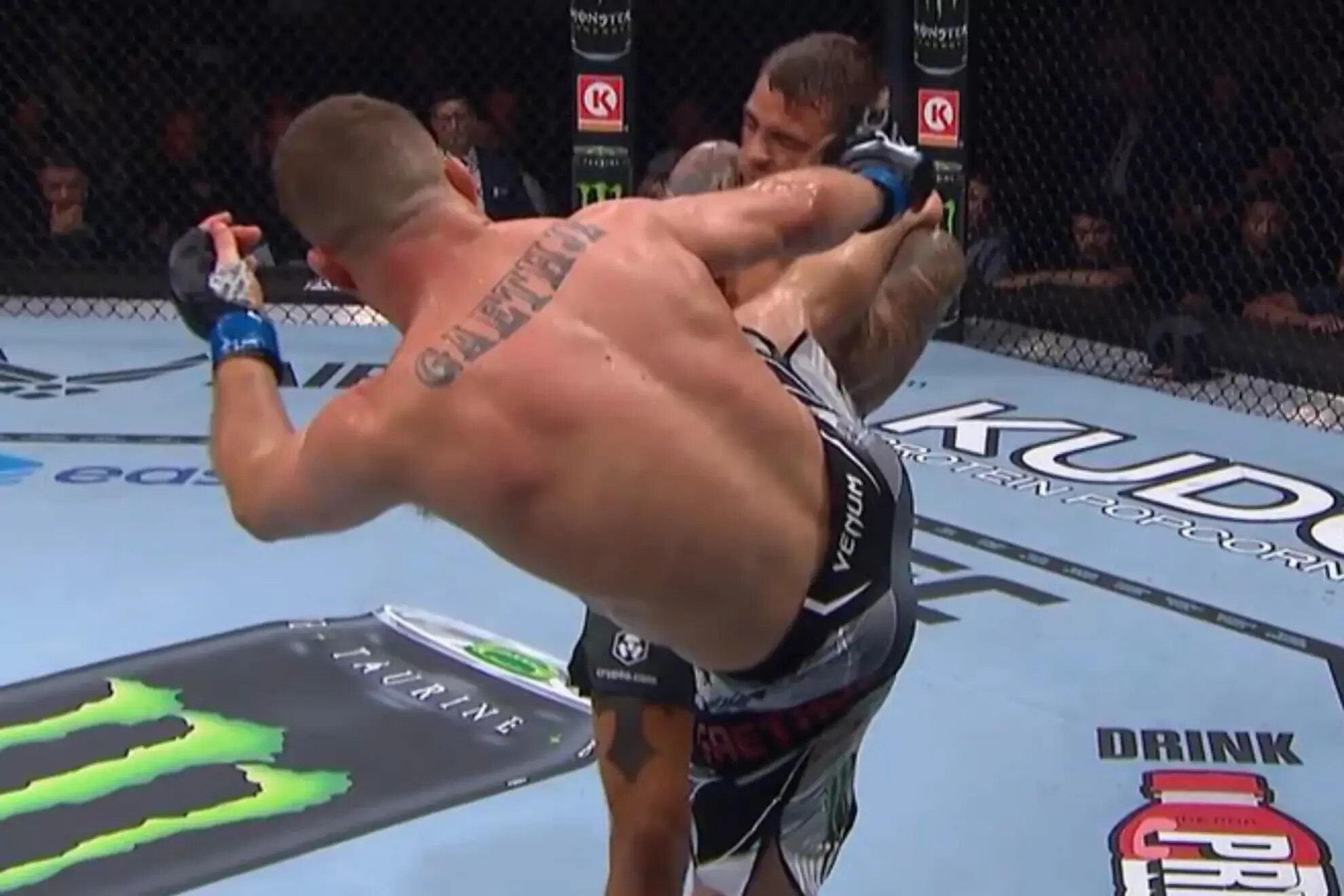 Justin Gaethje defeated Dustin Poirier