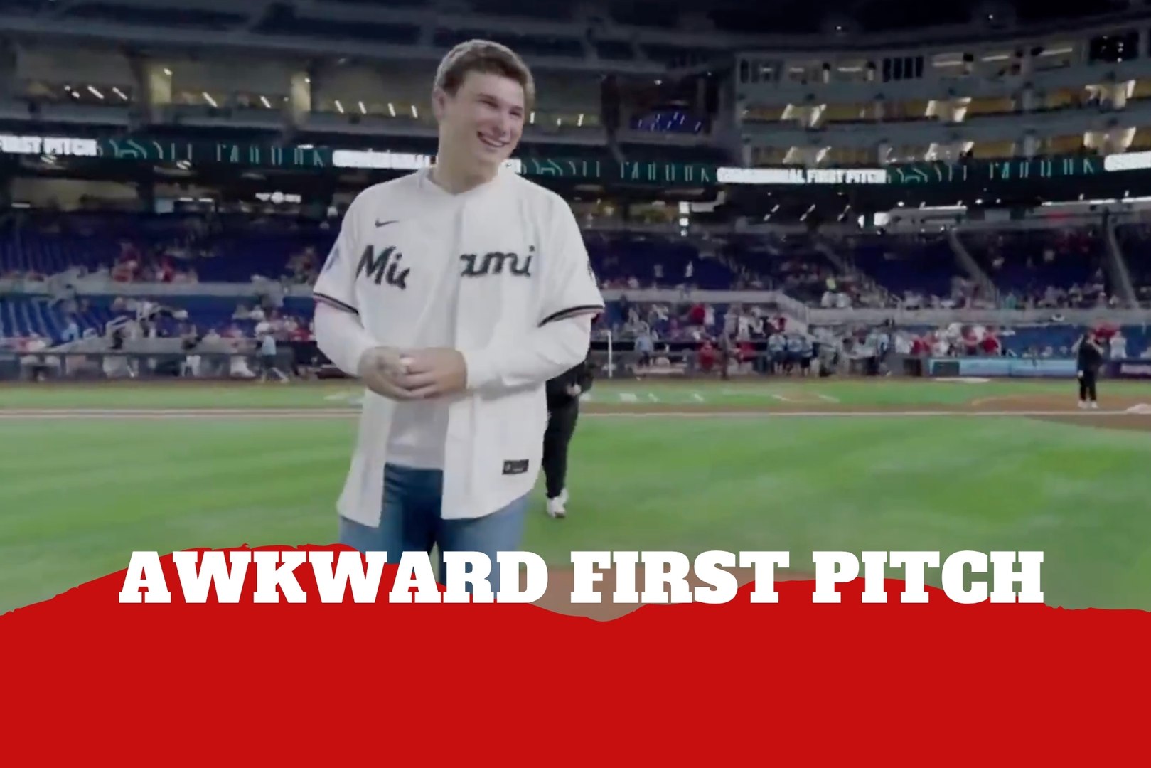 Fernando Mendoza draws reactions after awkward first pitch