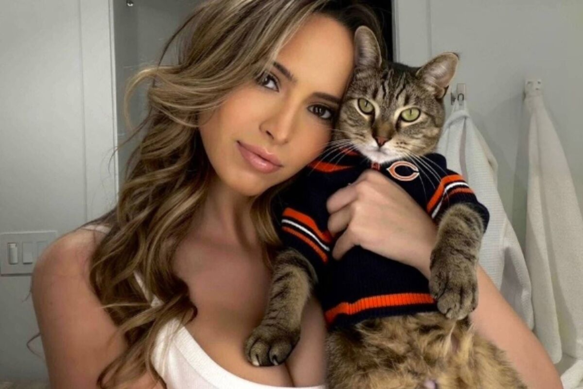 Who is Stassi? The viral Bears fan who steals the spotlight from Simone ...