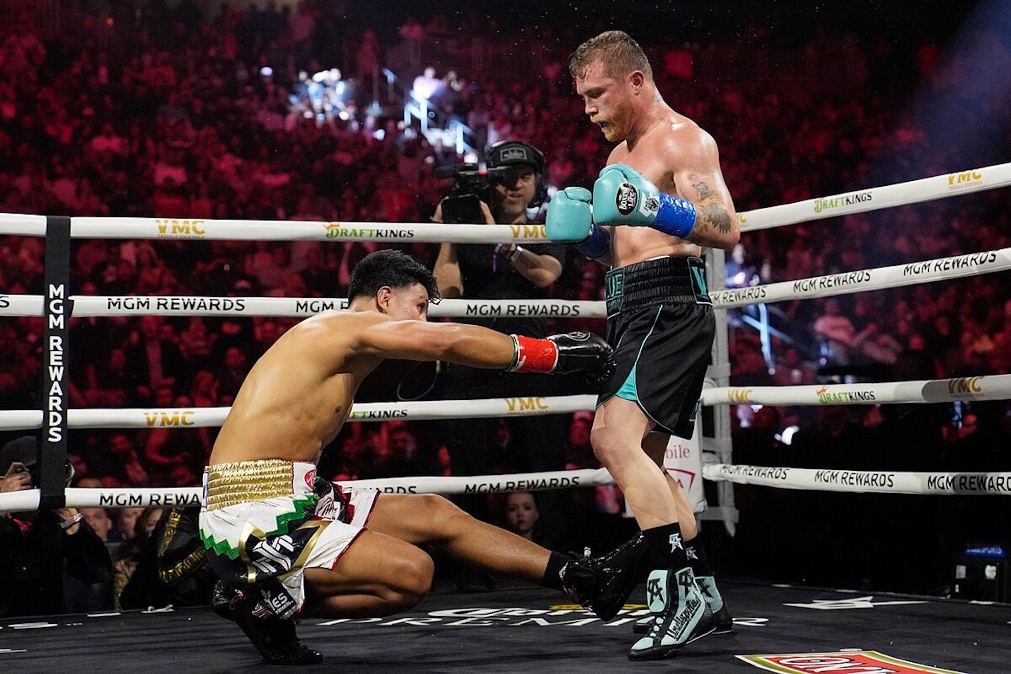 Canelo Alvarez prepares to face William Scull on May 3 in Riyadh.