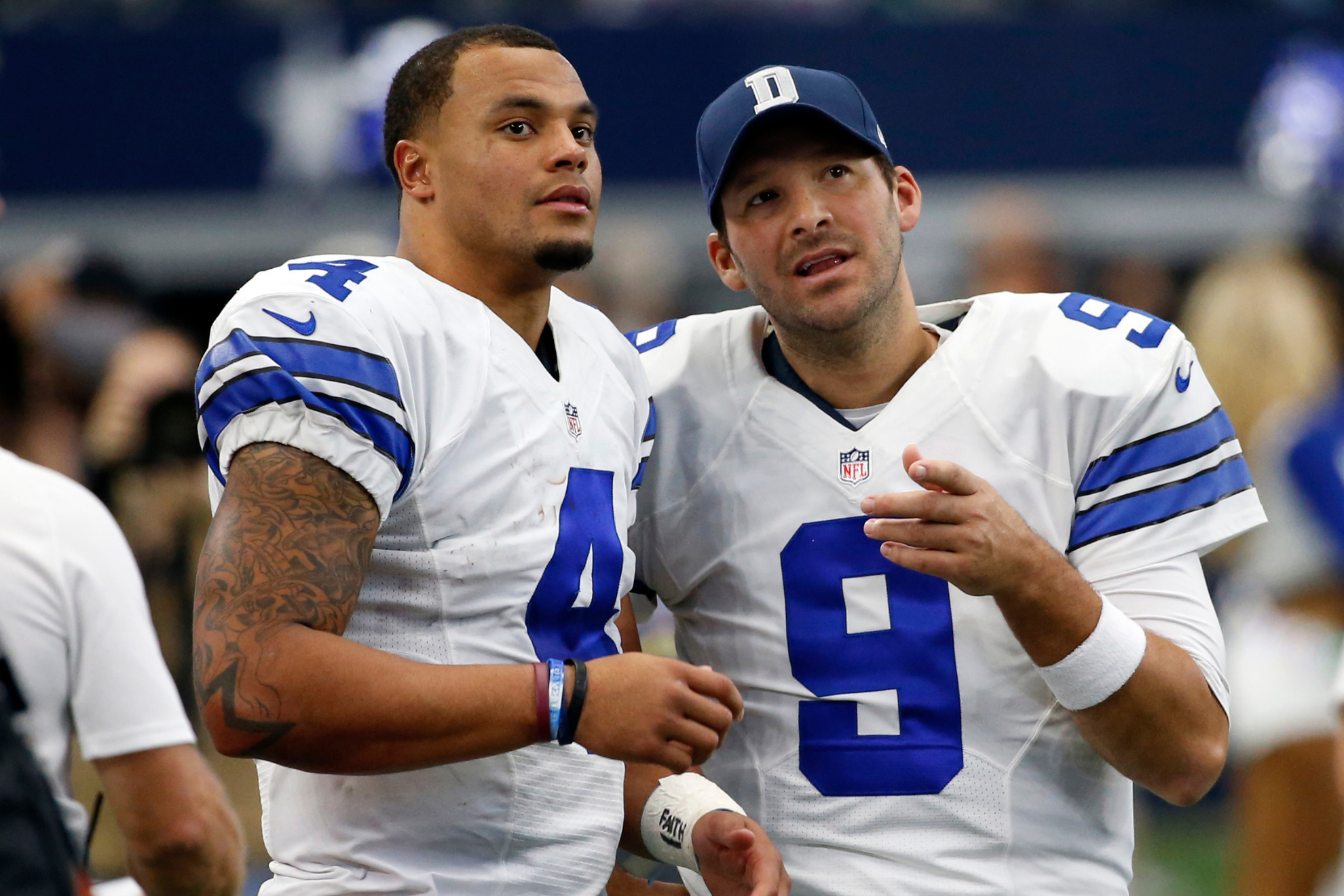 Dak Prescott and Tony Romo with the Cowboys LaPresse