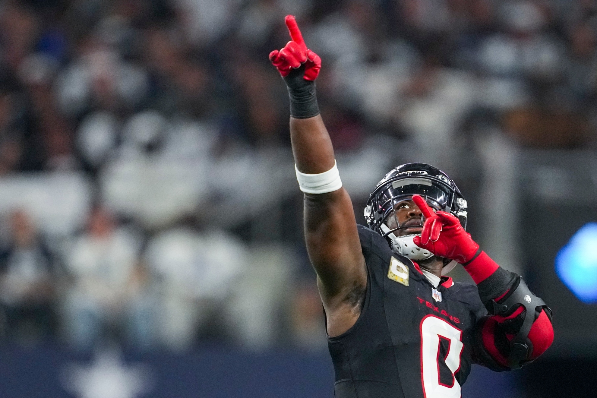 Texans Star Wears 'Free Palestine' Cleats, Ignites Firestorm Before Season Begins