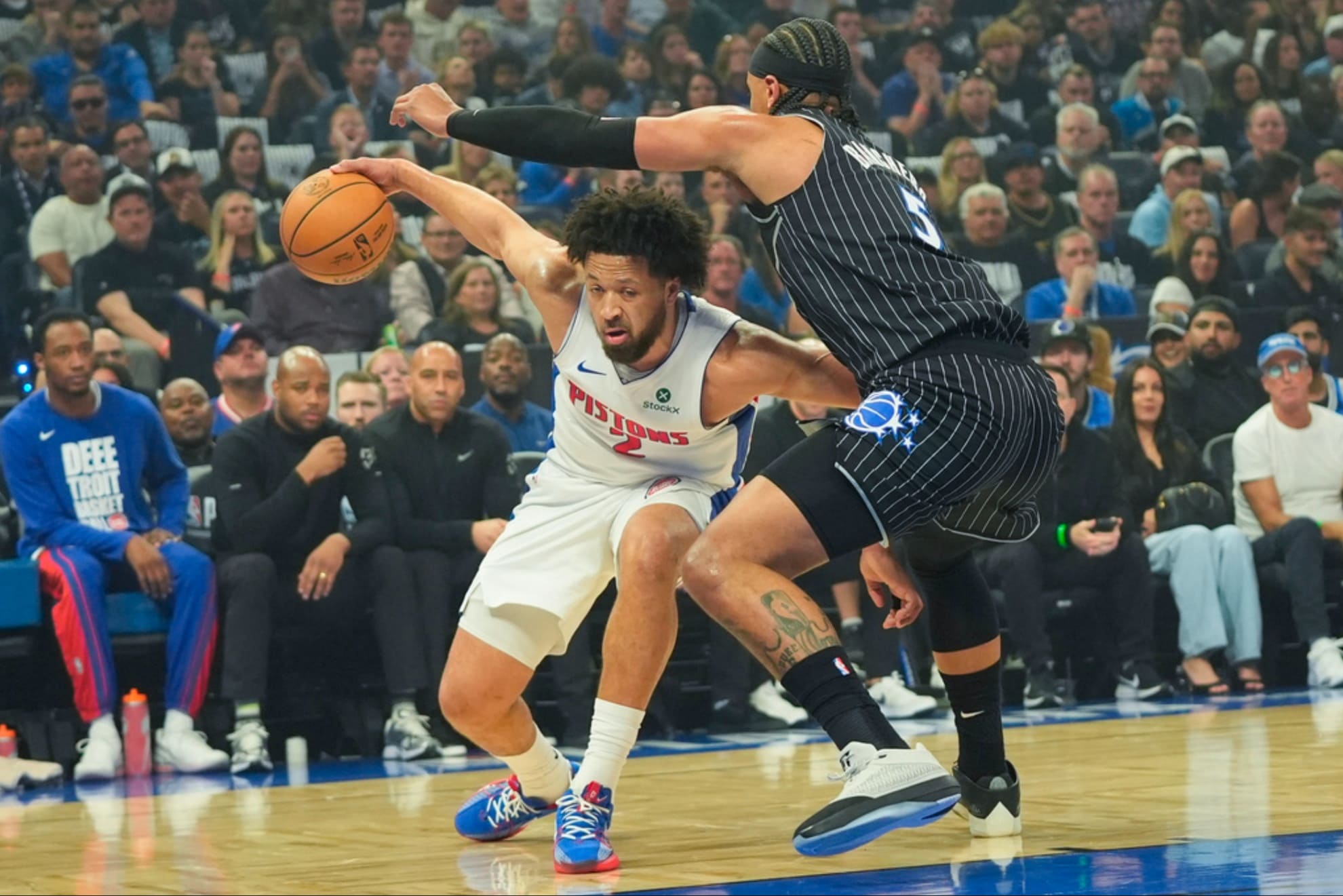 Detroit recoverd from a 24-point deficit and ties the series 3-3.