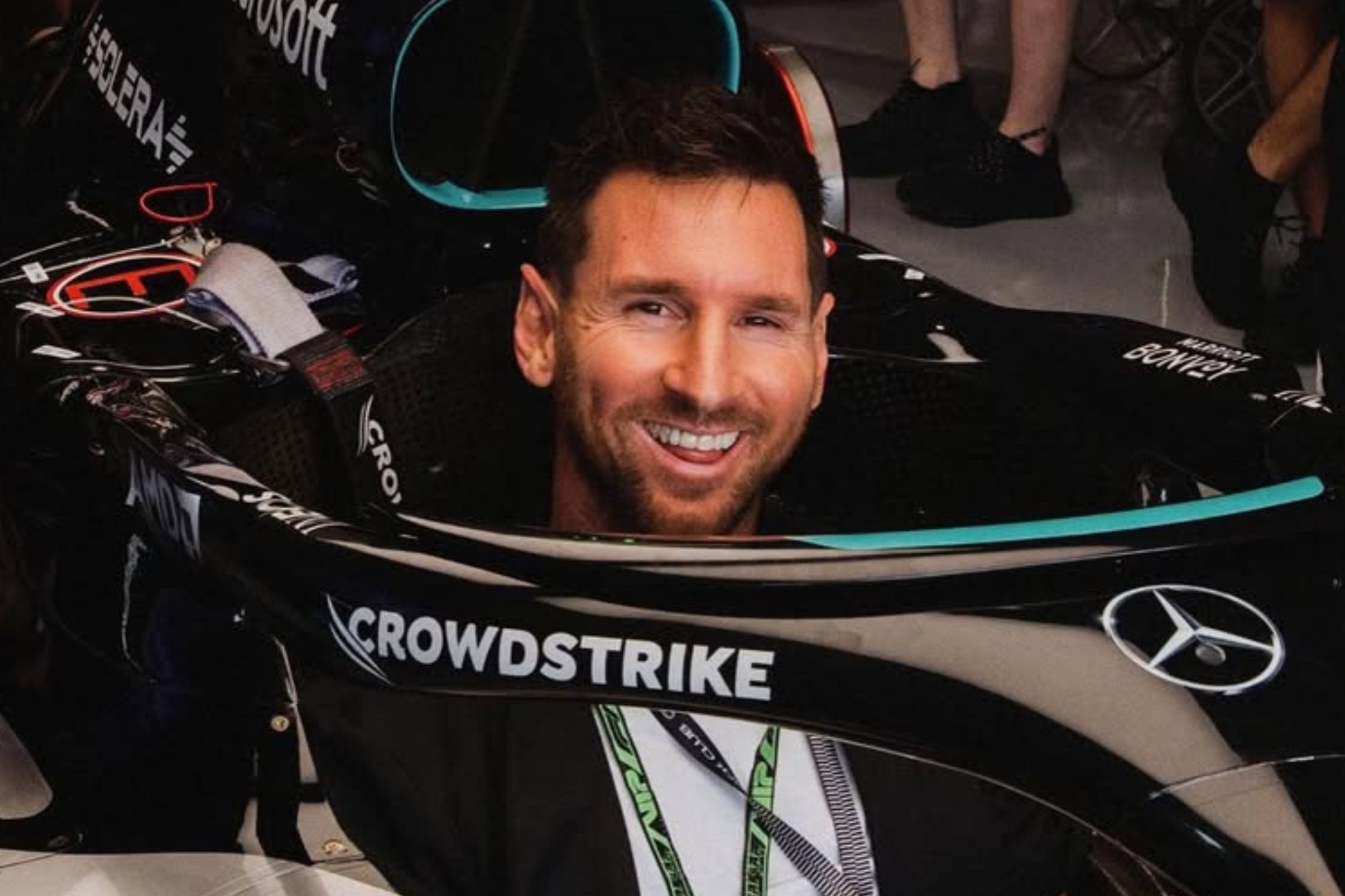 Lionel Messi lives out his Formula 1 dream in the Mercedes garage | MARCA