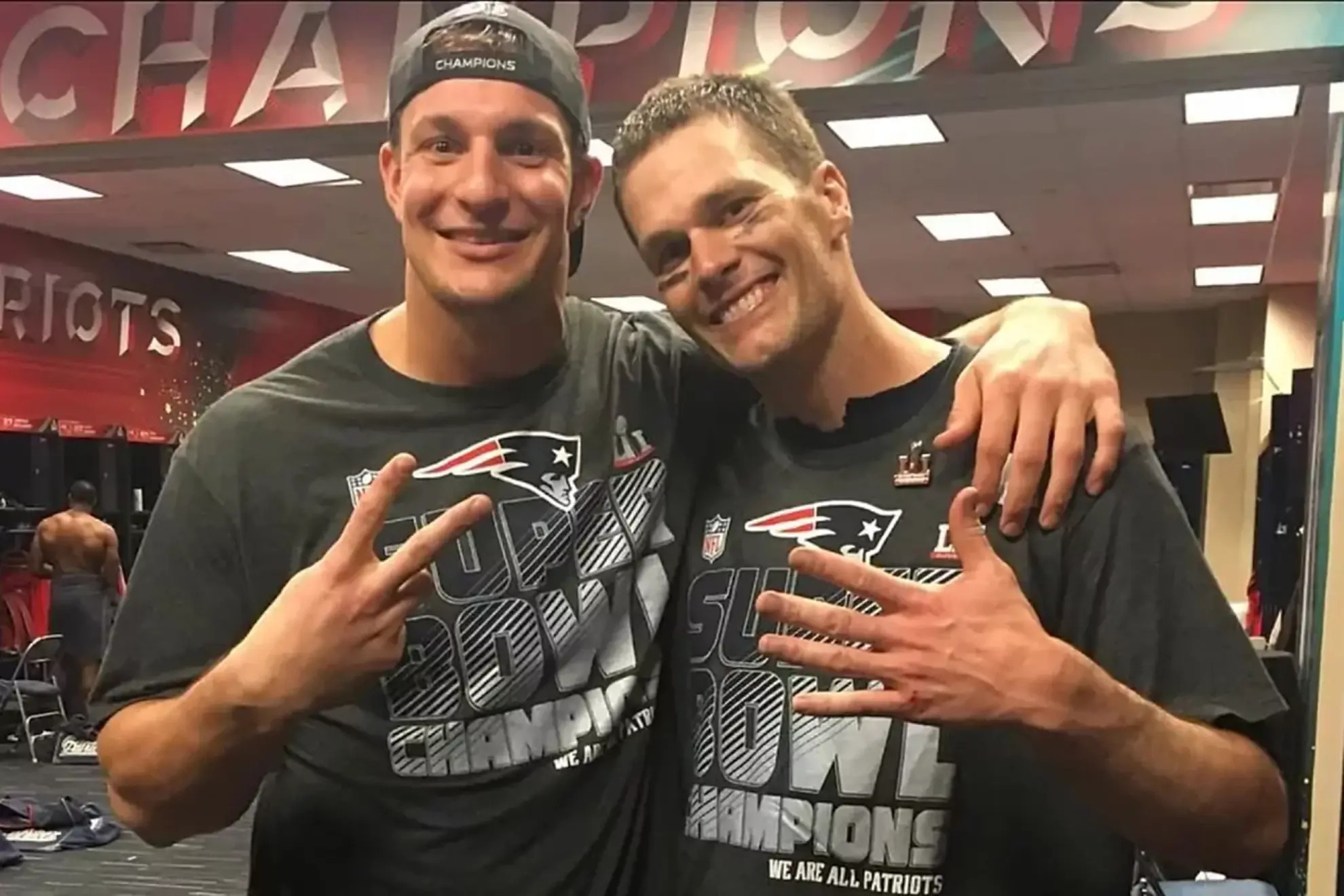 Rob Gronkowski and Tom Brady Lapresse
