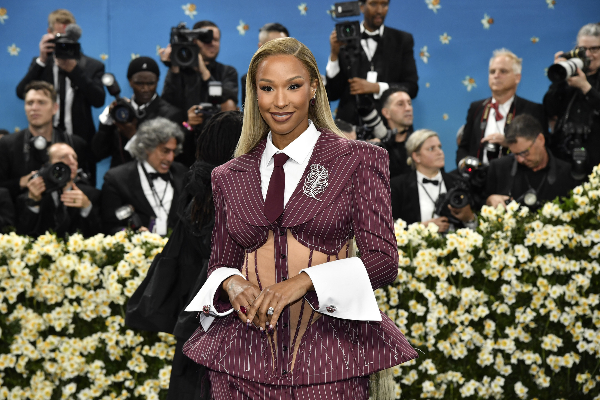 lebron dress Fact Check: Did LeBron James wear a pink dress for Barbie movie premiere? Debunking viral photo of LA Lakers superstar
