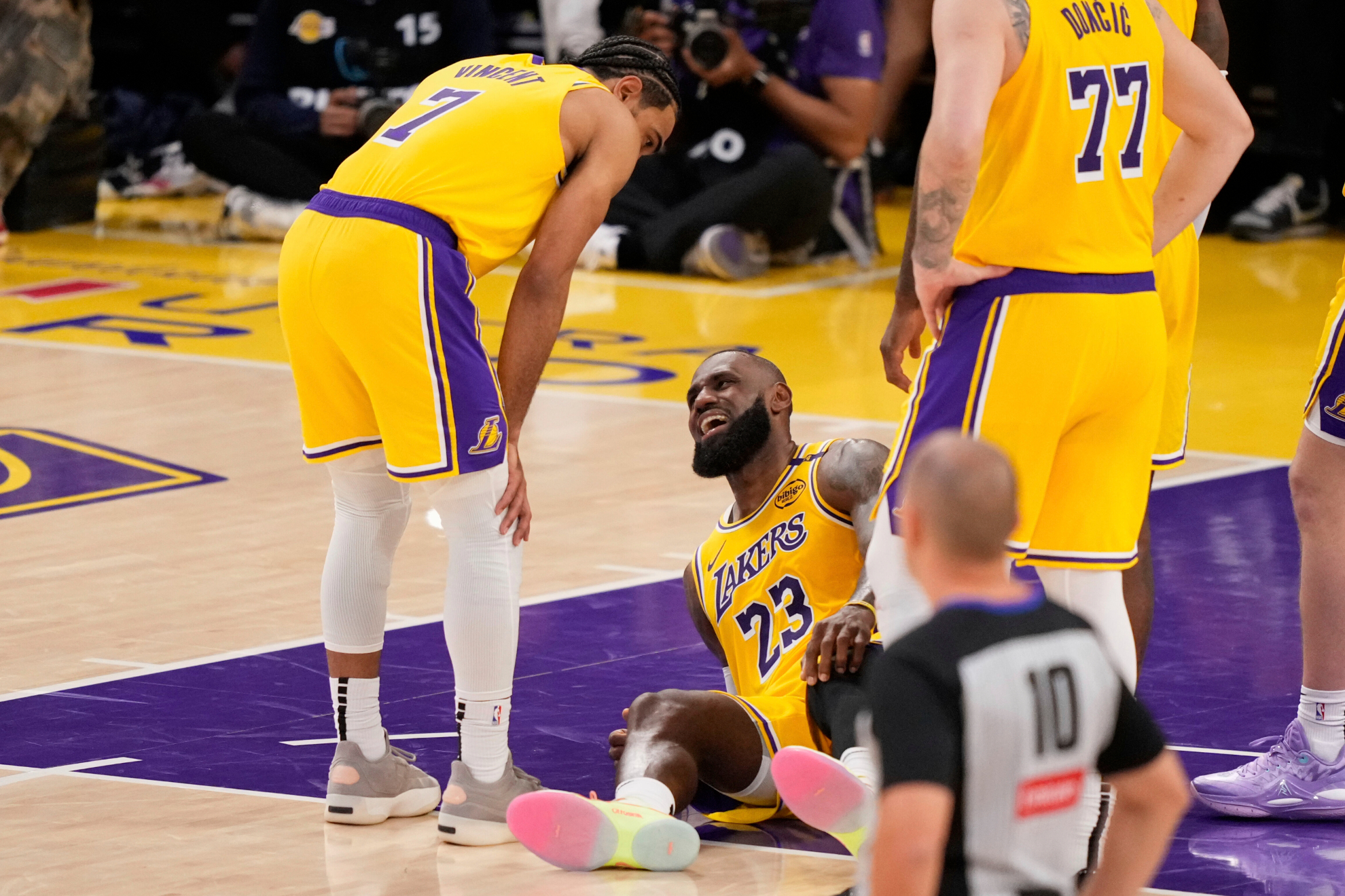 LeBron James revealed he had to call an emergency doctor after his knee ...