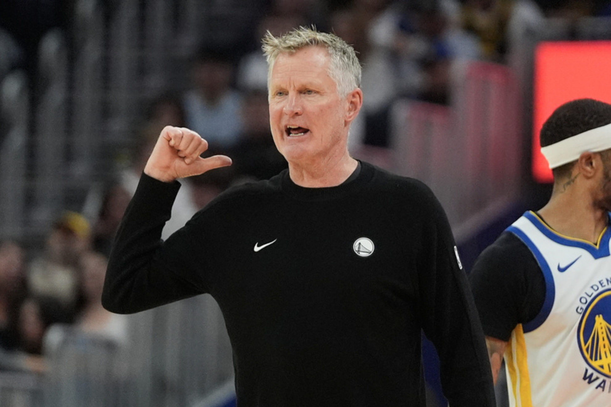 Steve Kerr shouts directions during a Golden State Warriors game during the 2025-26 NBA season.
