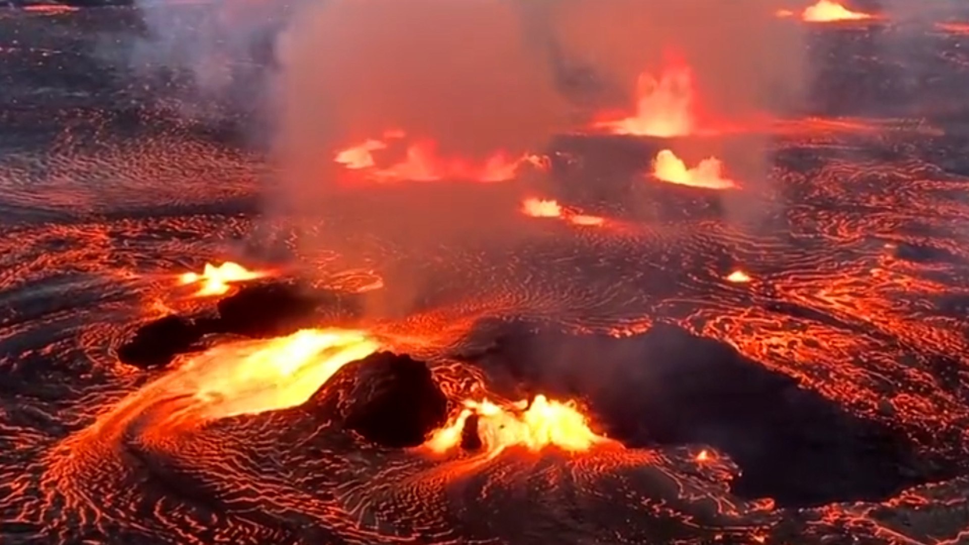 Hawaii's Kilauea volcano erupts with fountains of lava