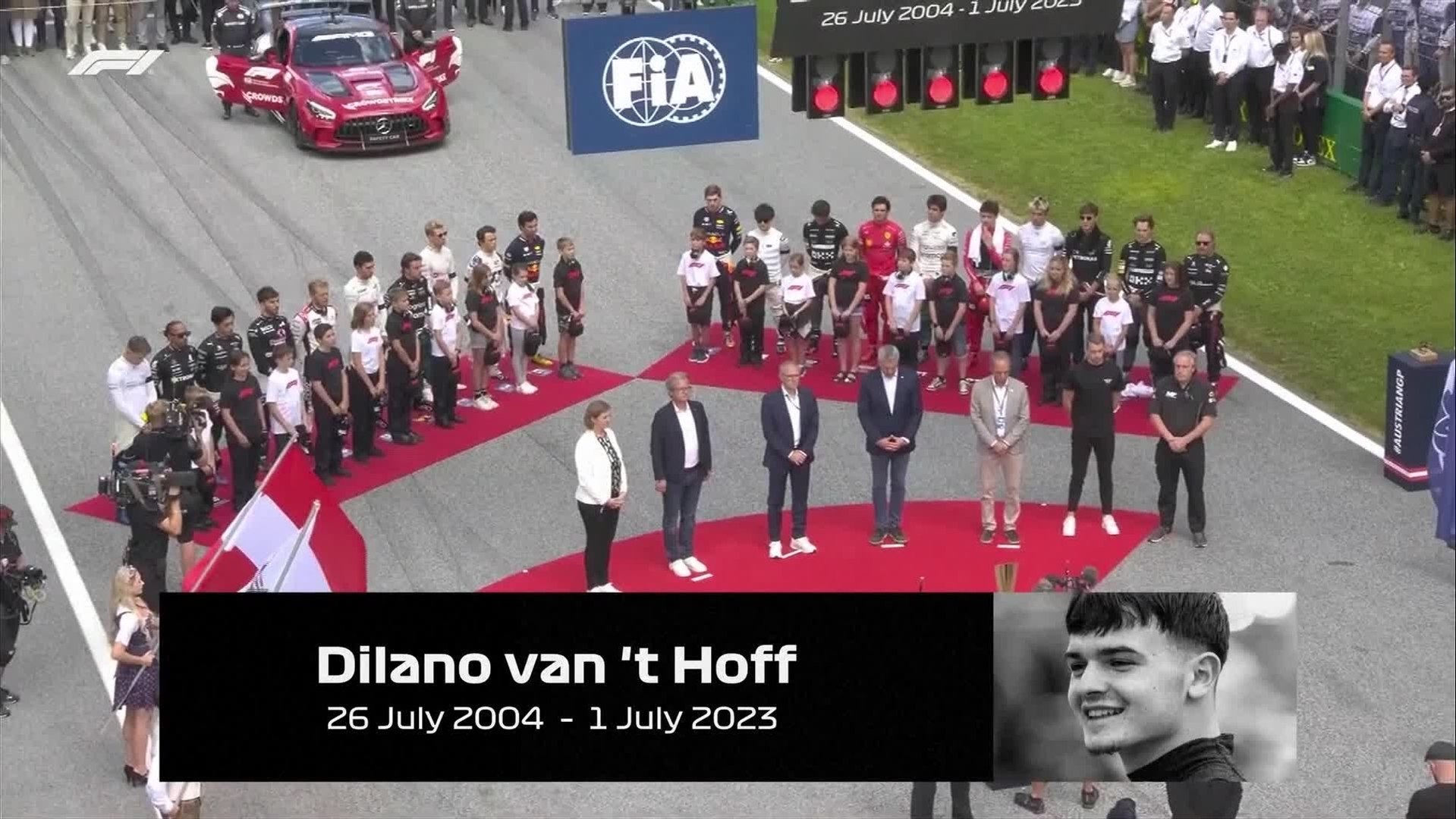 Moment: F1 drivers hold minute's silence for Dilano van 't Hoff before Austrian GP