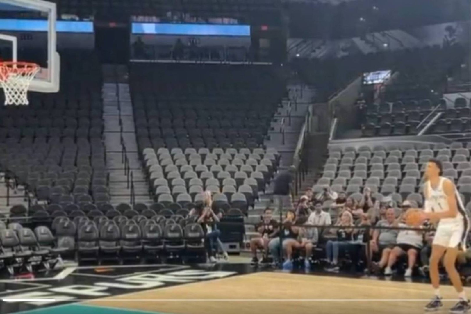 Wembayama and the viral video of his misses that worries San Antonio Spurs fans