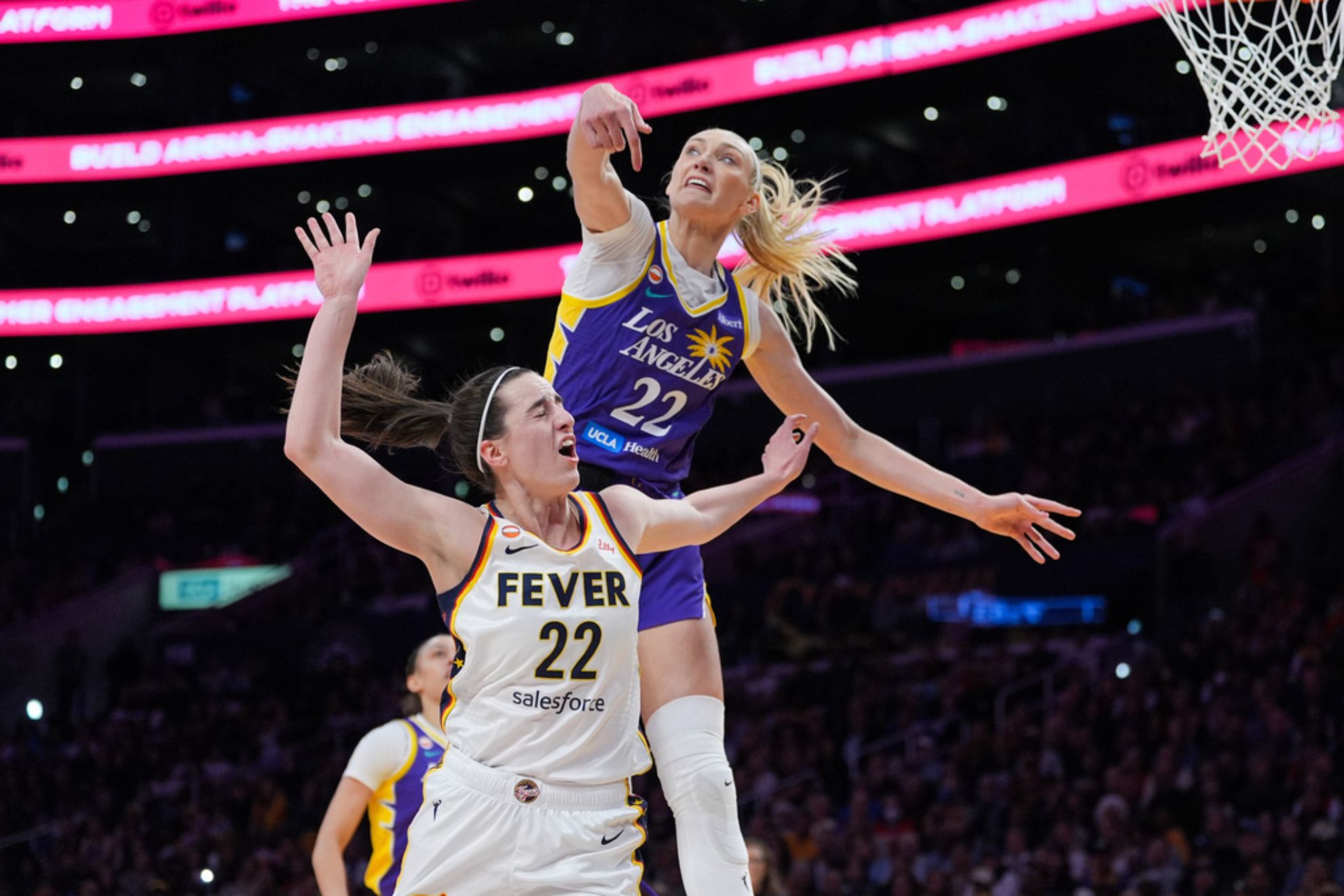 Caitlin Clark frustration moment highlights growing Fever pressure | MARCA
