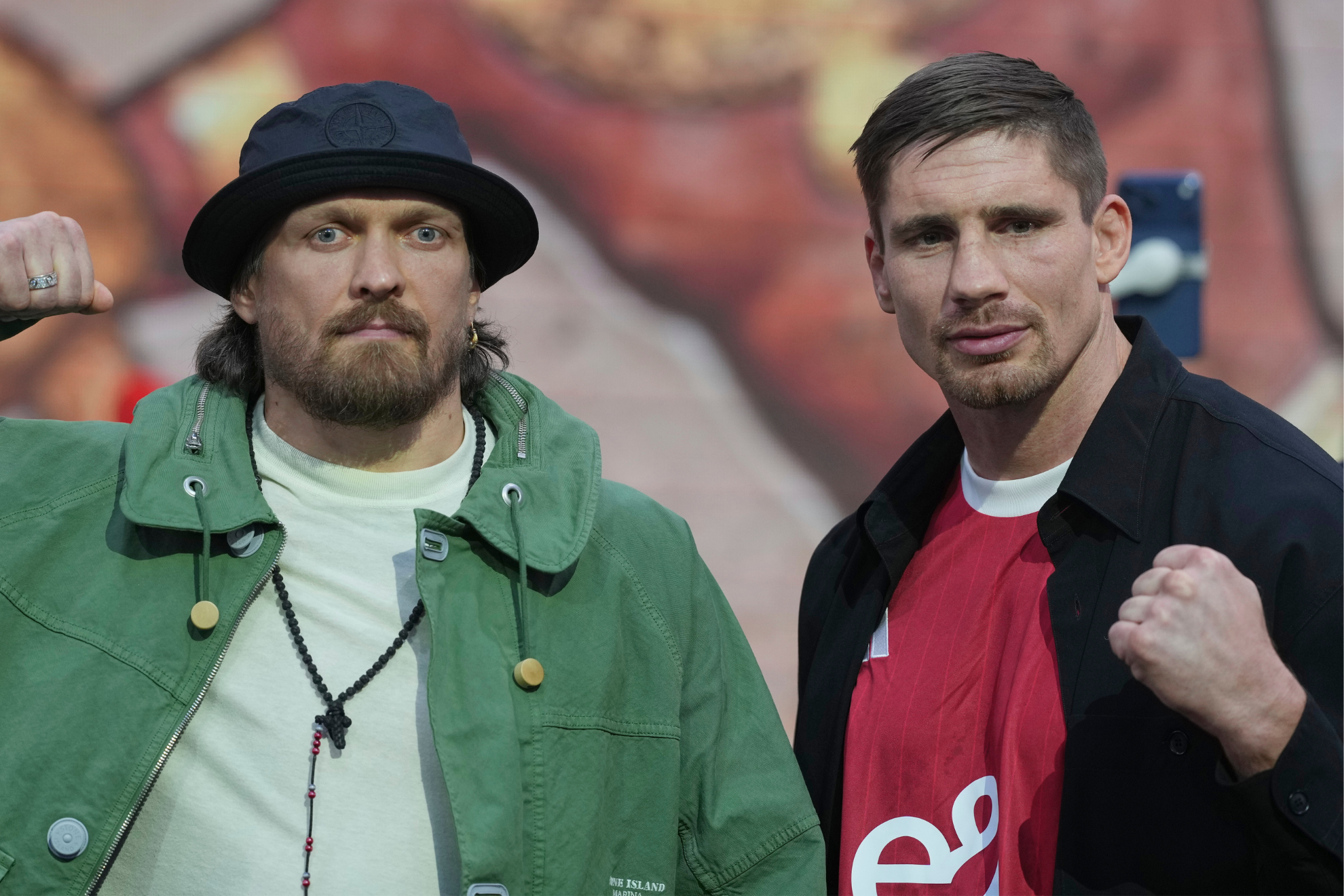 Oleksandr Usyk and Rico Verhoeven will fight at the Great Pyramids of Giza in Egypt.
