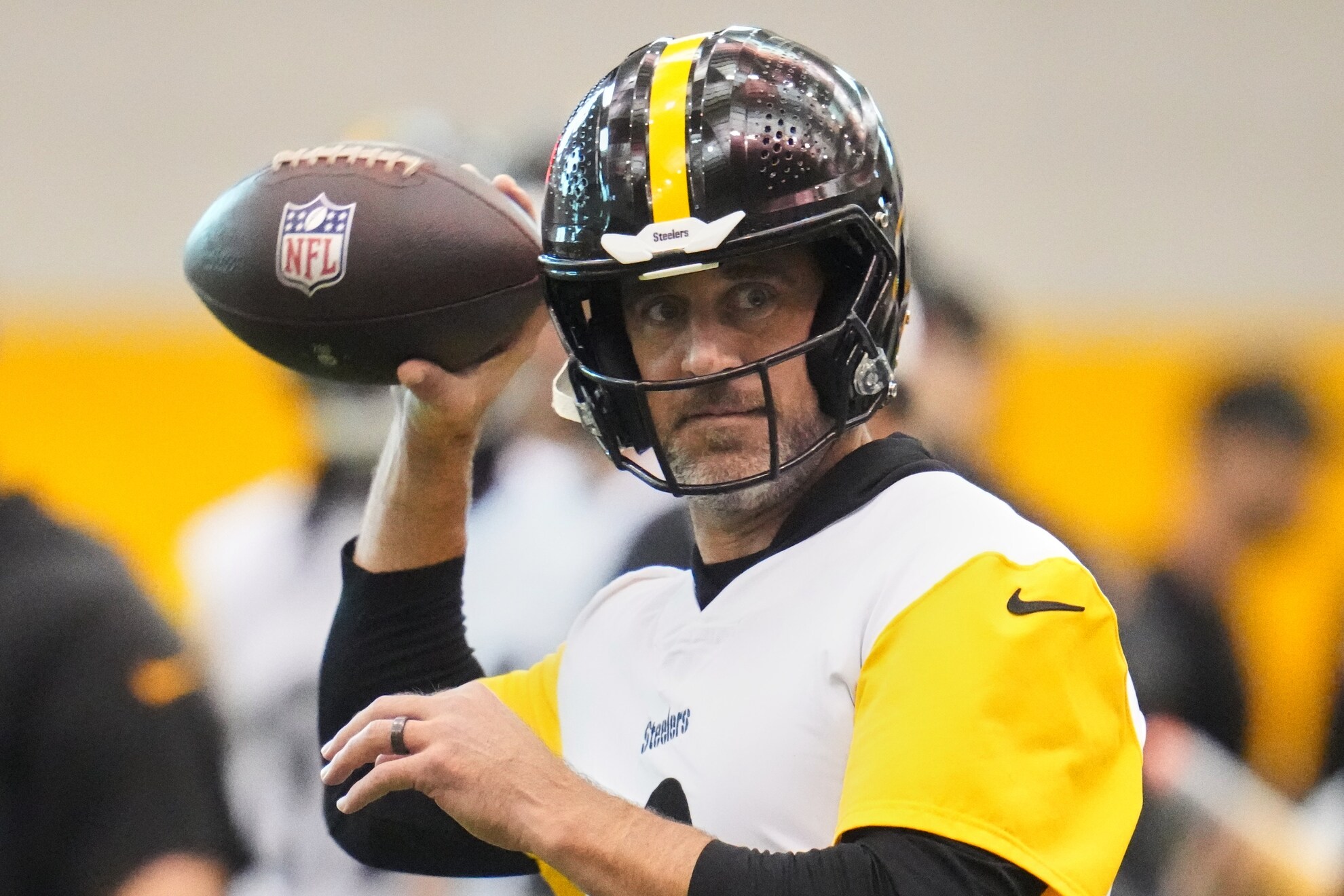 Pittsburgh Steelers quarterback Aaron Rodgers