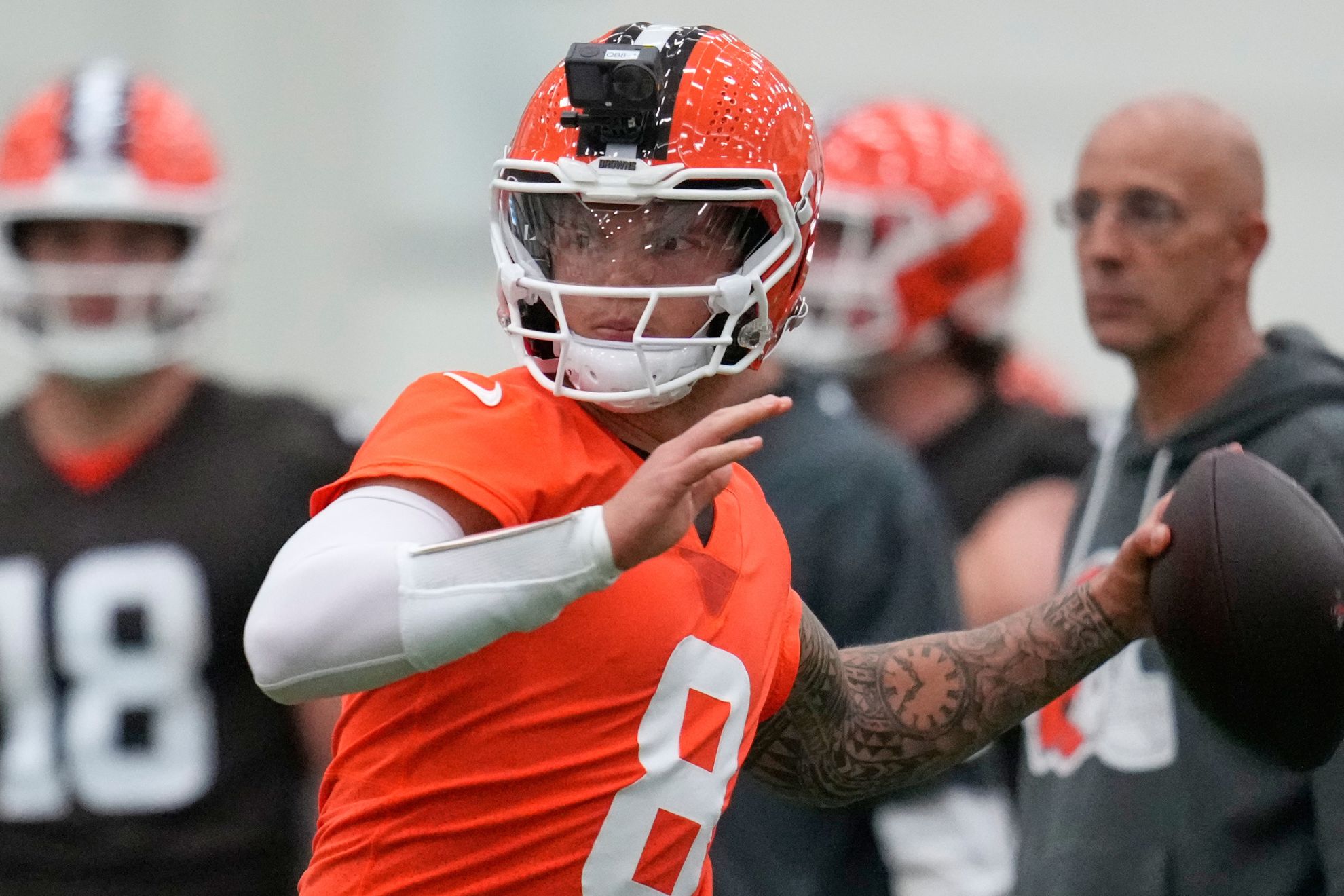 Cleveland Browns quarterback Dillon Gabriel (8).