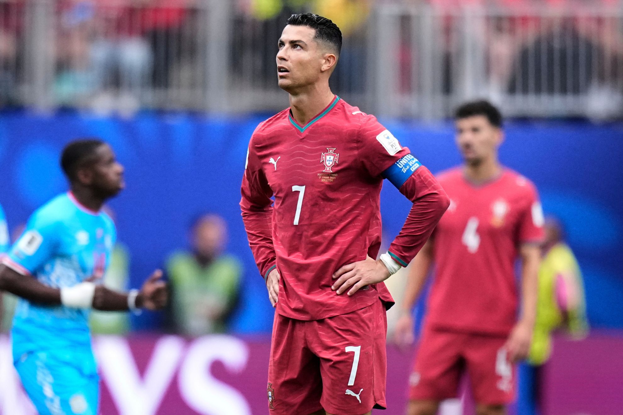 Roberto Martinez defends Cristiano Ronaldo as fans ask: Why is he so bad? |  MARCA