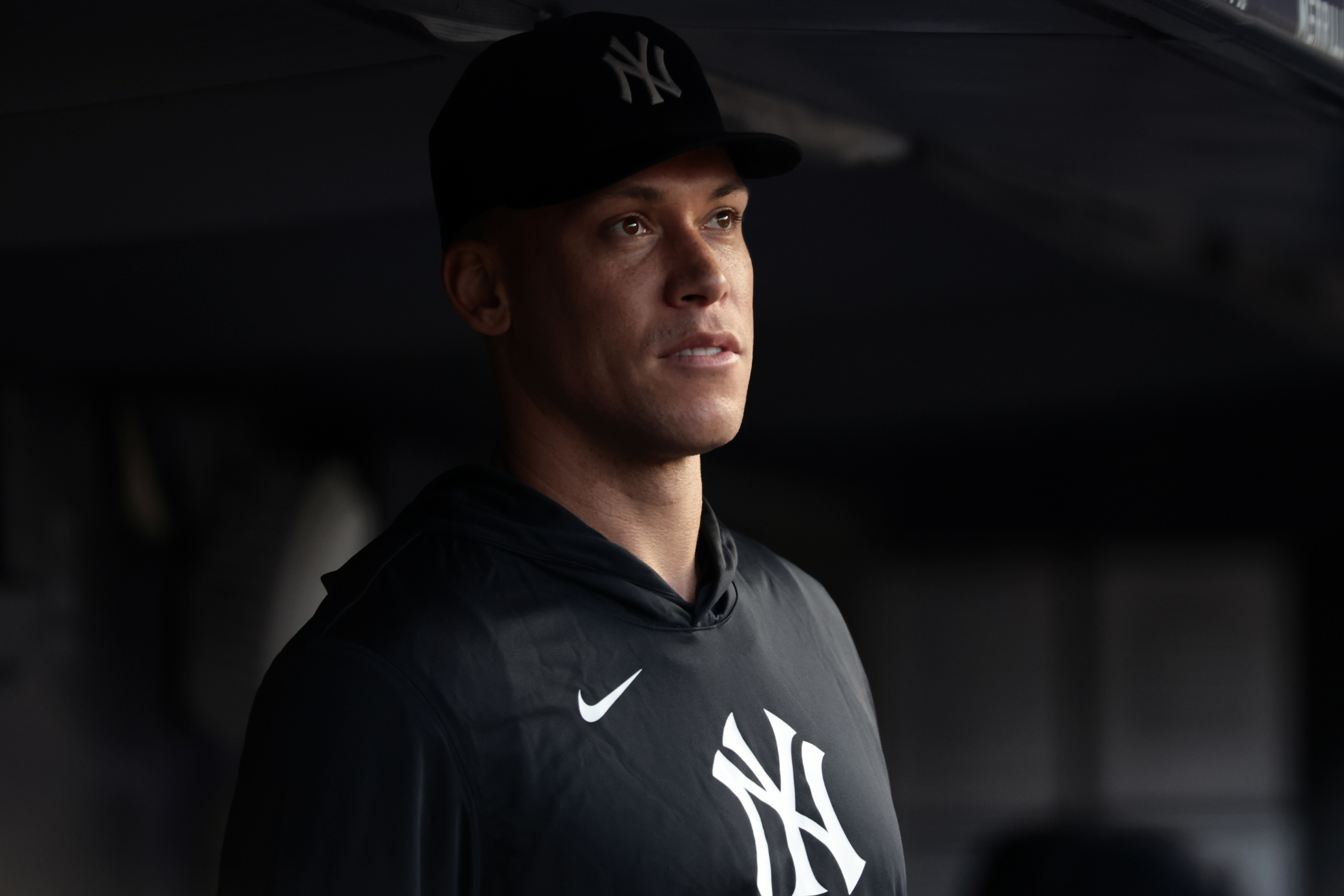 Aaron Judge on the bench during a New York Yankees game during the 2026 MLB season. LAPRESSE