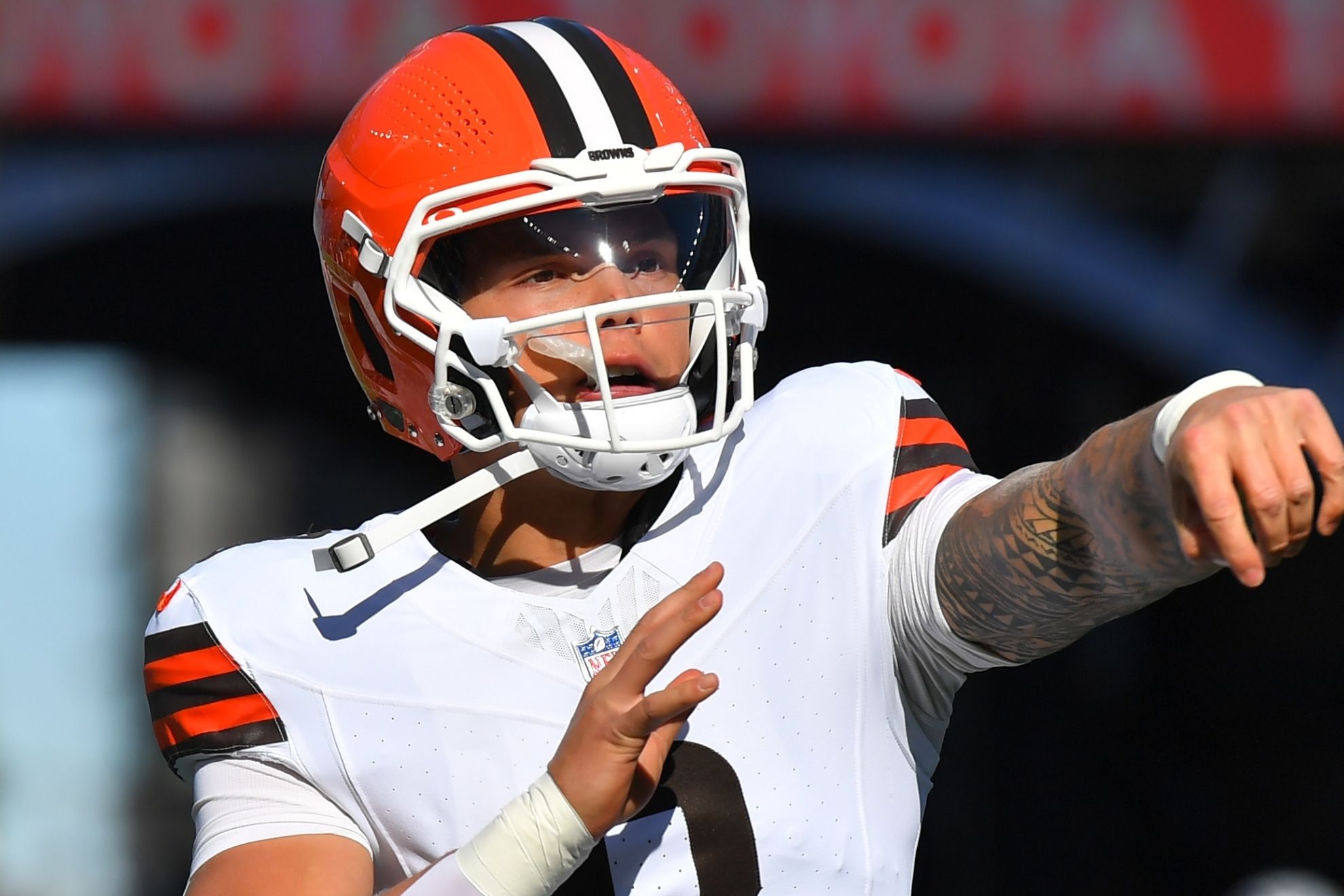 Cleveland Browns quarterback Dillon Gabriel (8).