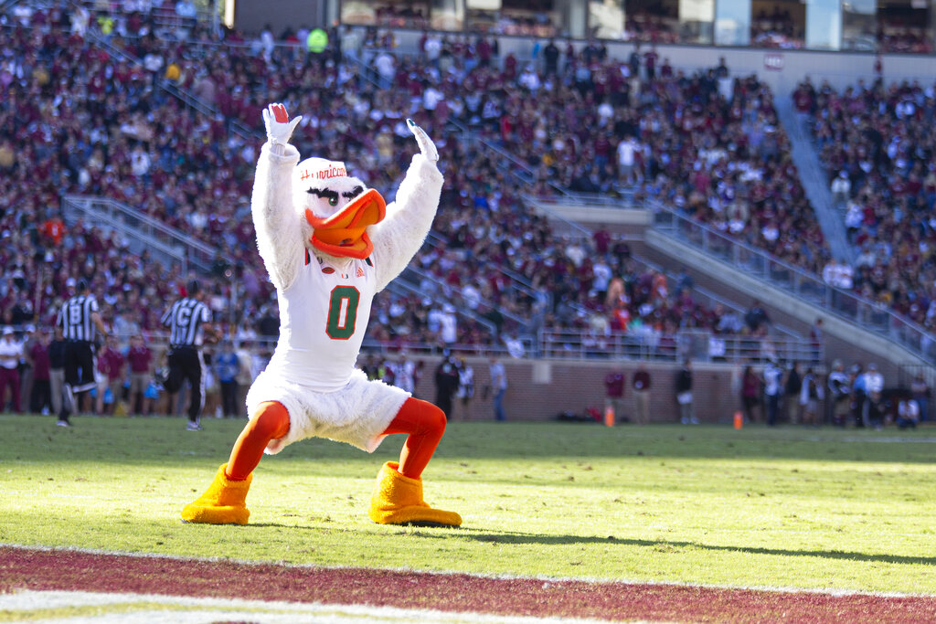 Miami mascot Sebastian celebrates a touchdown in the first half of an NCAA college football game against Florida State in Tallahassee, Fla. LAPRESSE