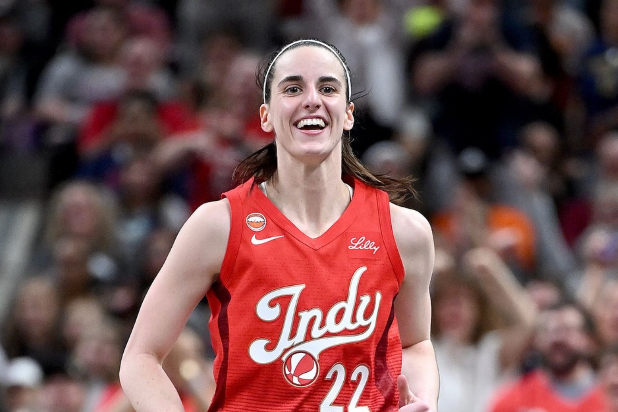 Caitlin Clark feels the love from the opposition as young fan surprises her before Toronto debut