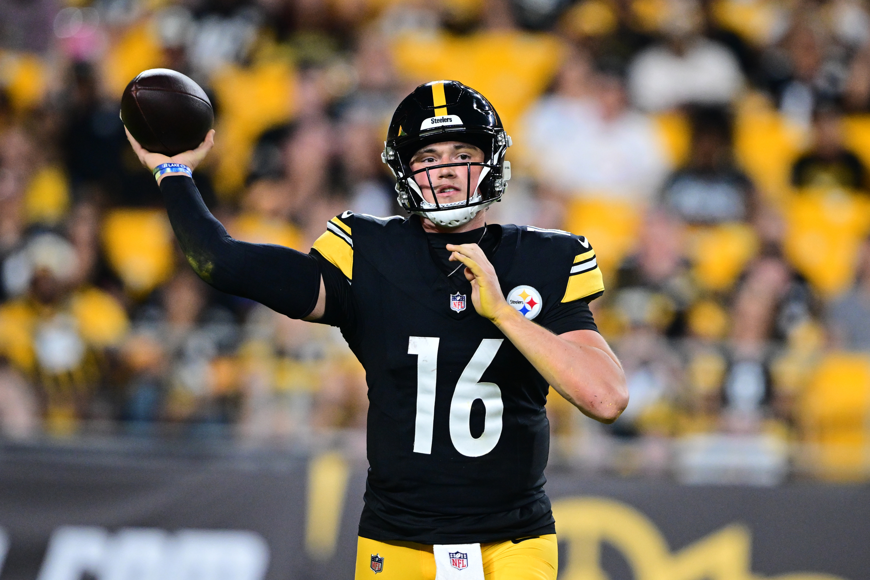 Pittsburgh Steelers quarterback Drew Allar throws a pass in the second half of a preseason NFL football game against the Green Bay Packers in Pittsburgh, Thursday, Aug. 13, 2026. (AP Photo/David Dermer) David Dermer