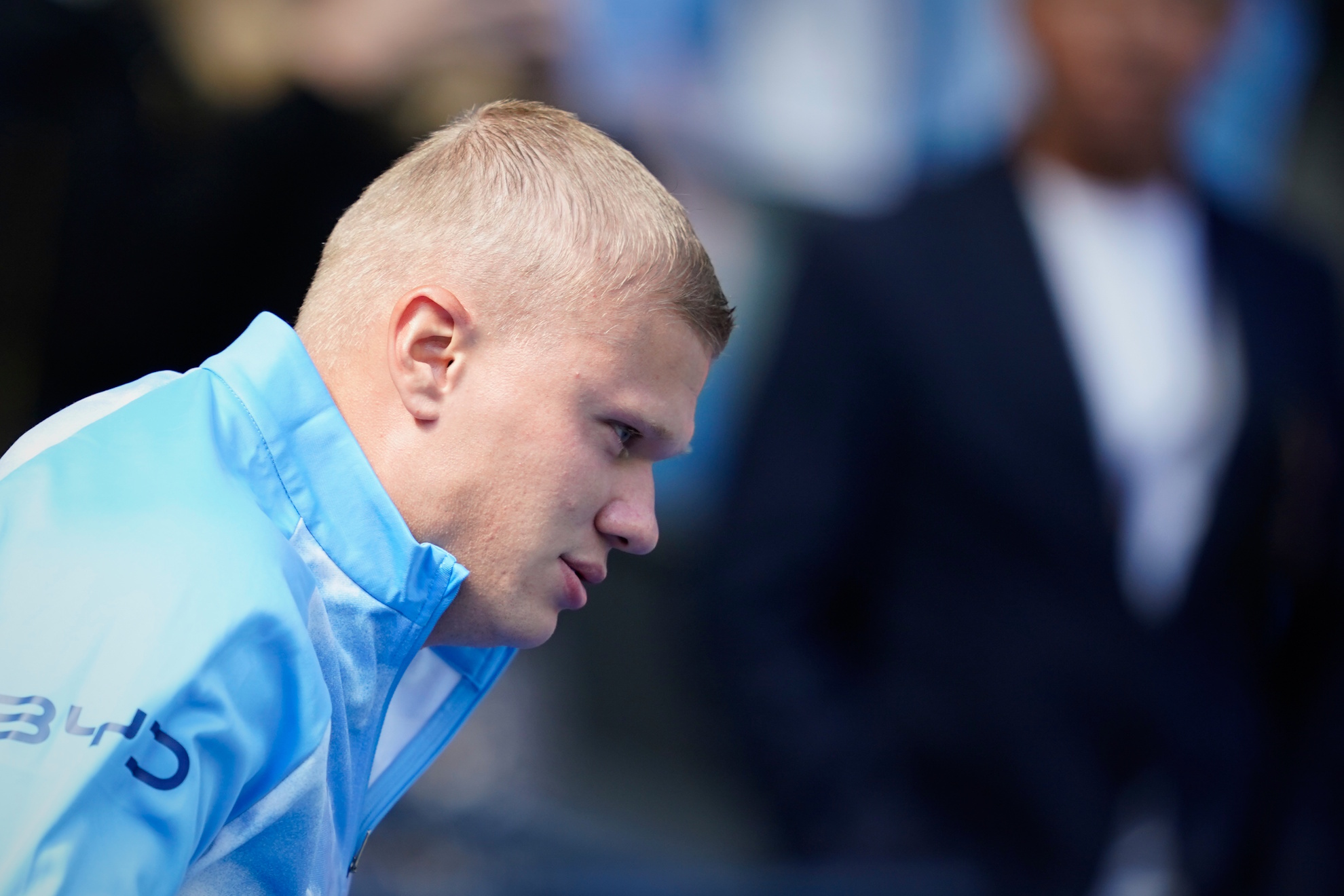 Manchester City's Erling Haaland warms up. LAPRESSE