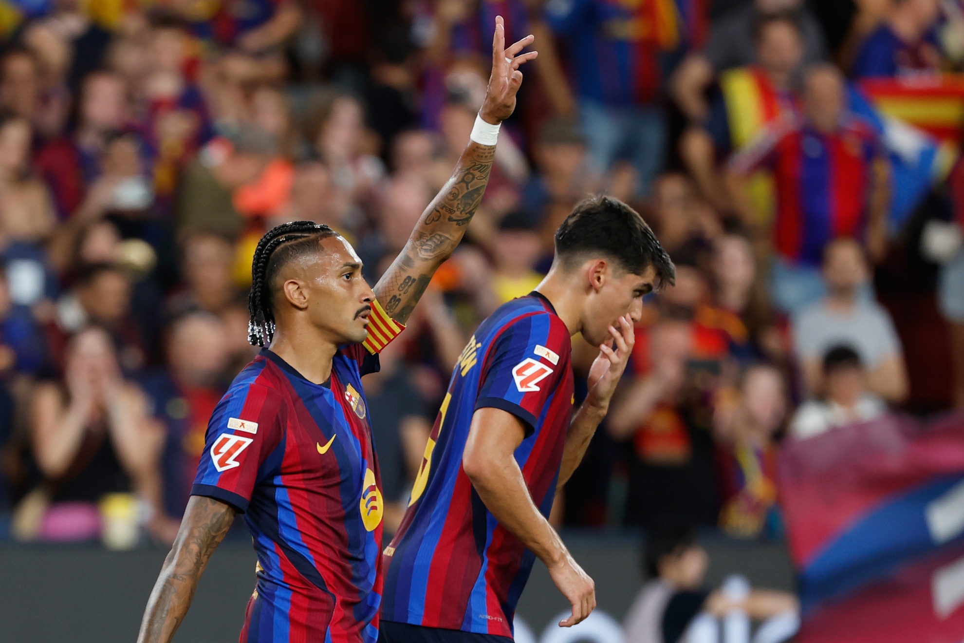 Barcelona's Raphinha celebrates after scoring. LAPRESSE